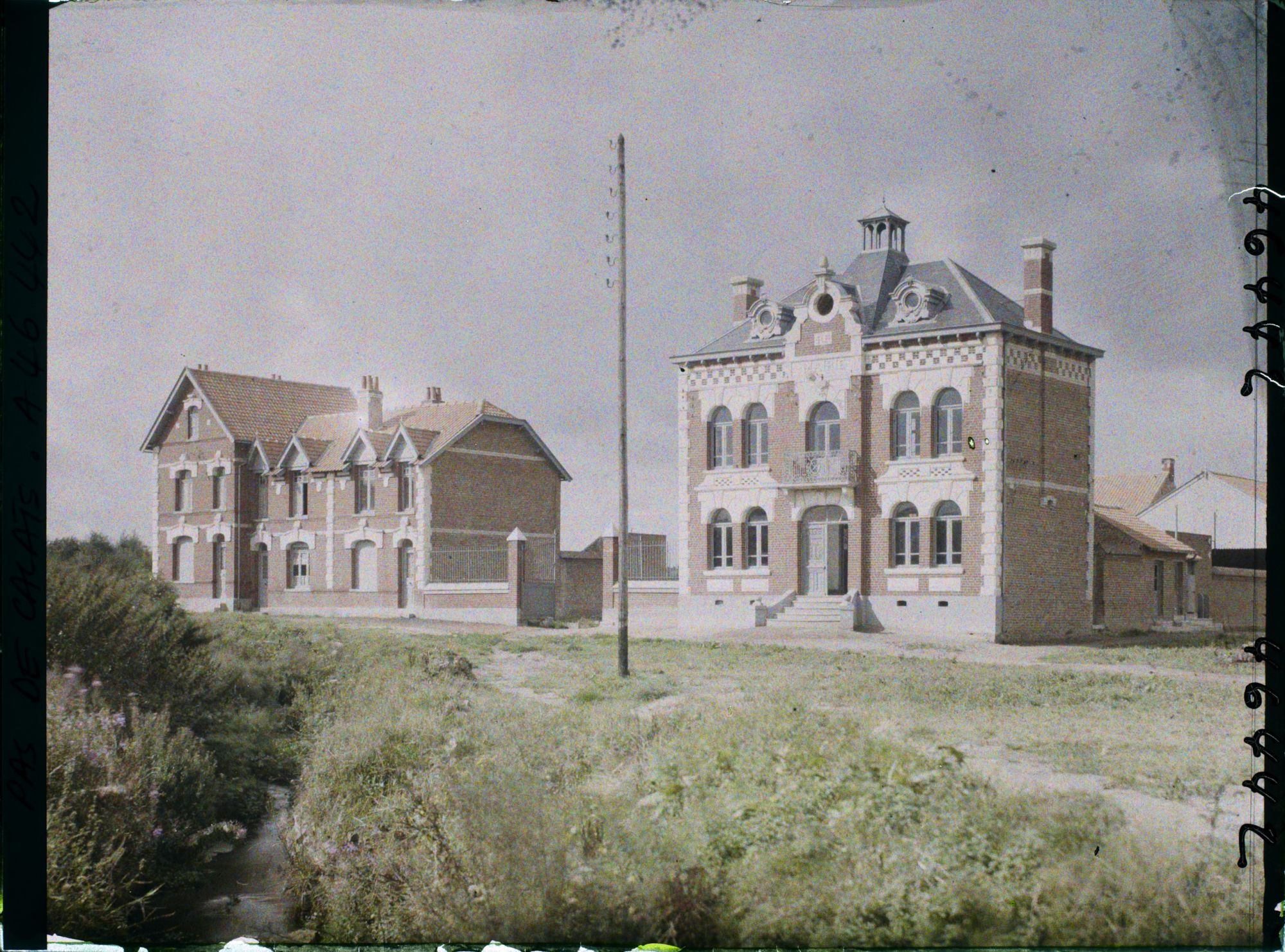 Image représentant France, Souchez, Nouvelle Mairie et Ecoles