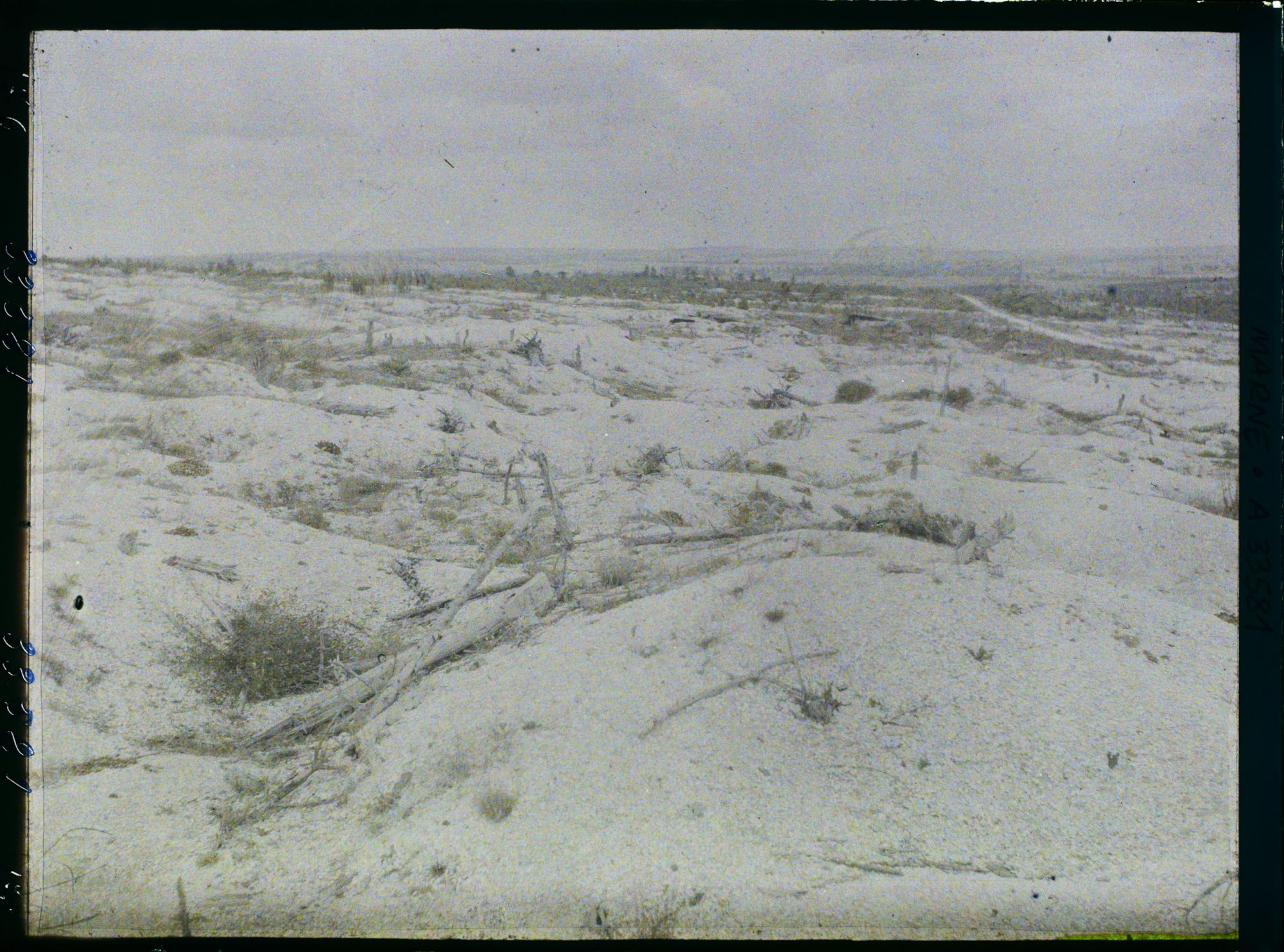 Image représentant France, Trous d'Obus