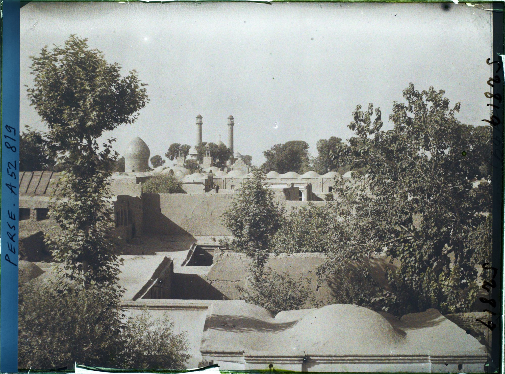 Image représentant Vers le sanctuaire de Shah Abdol Azim