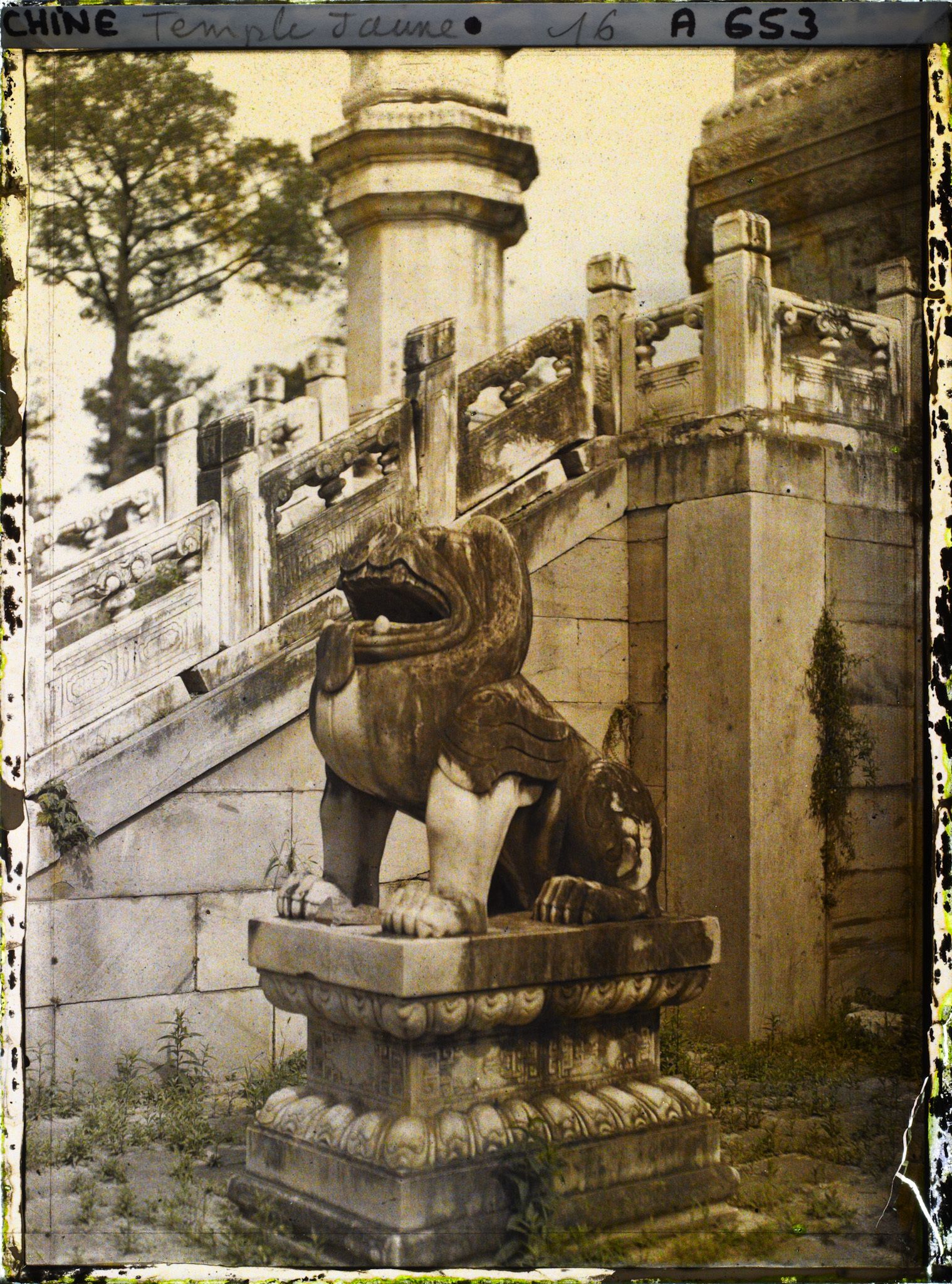 Image représentant Xihuangsi (" temple Jaune de l'Ouest "), axe ouest, sur la cour de la pagode