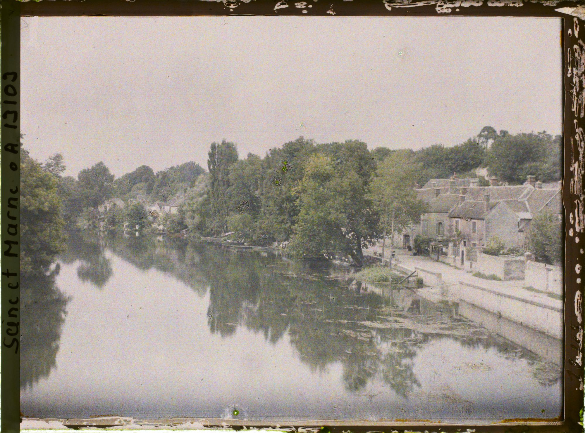 Image représentant France, Nemours, Les rives du Loing