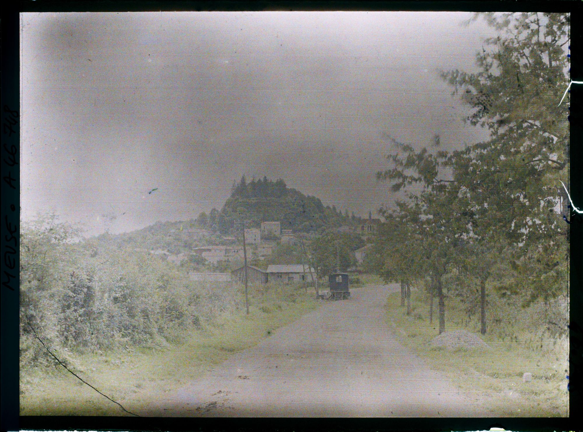 Image représentant France, Clermont en Argonne (Meuse), Clermont vu de la route de Vranicourt