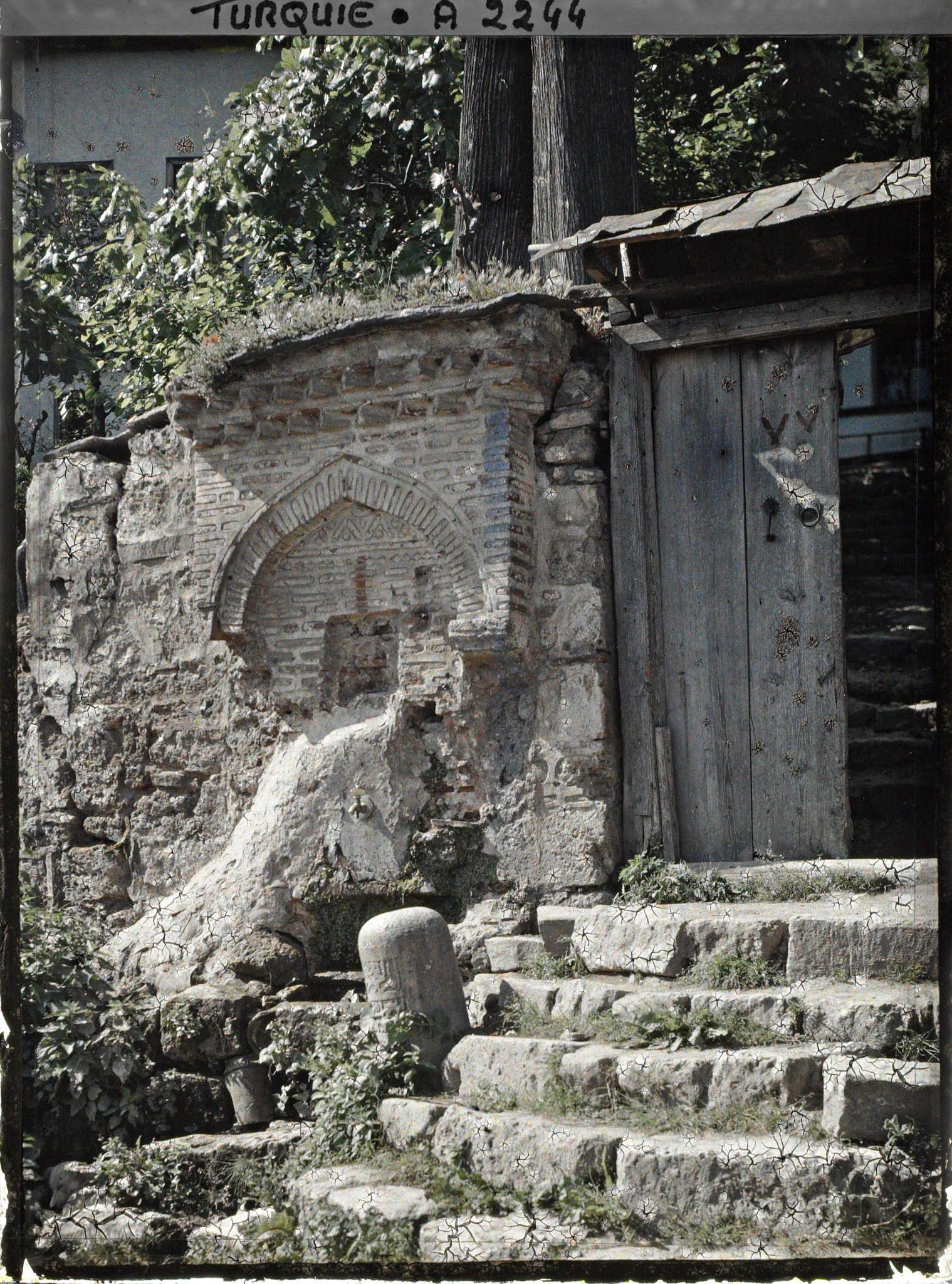 Image représentant L'ancienne fontaine du couvent des " Derviches Tourneurs "