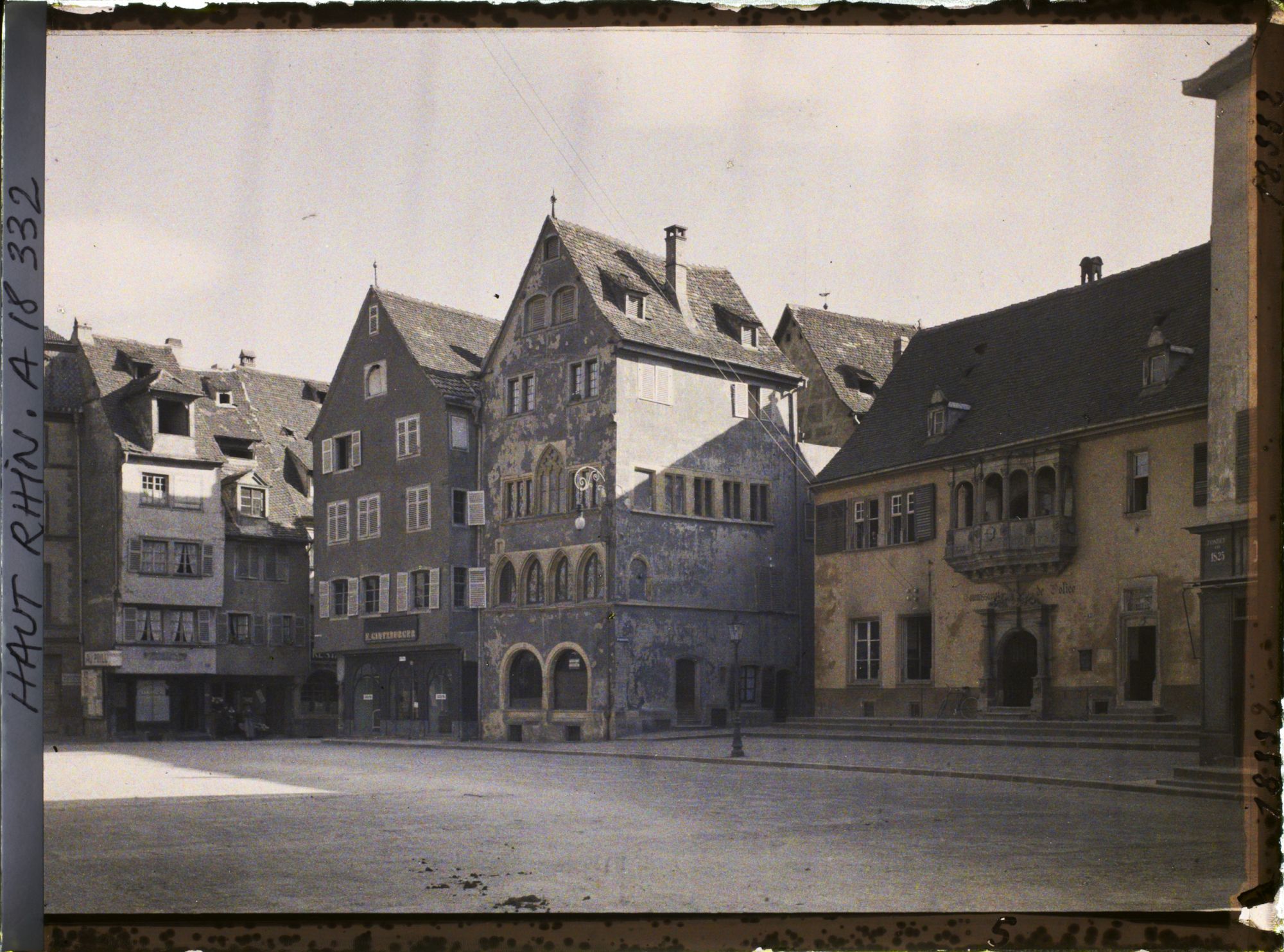Image représentant France, Colmar, Place d'armes (ancienne Münster Platz, Vieille Maison