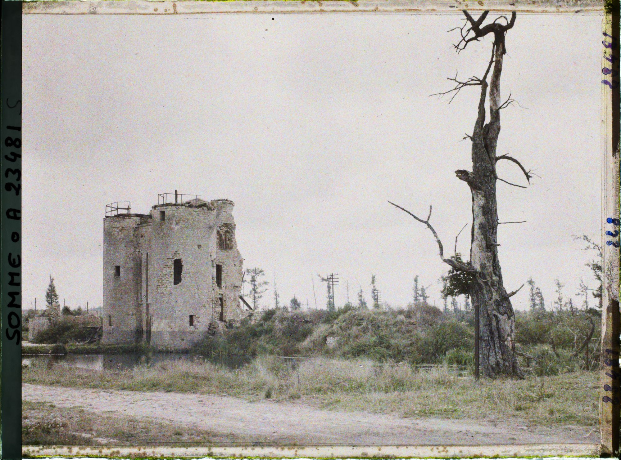 Image représentant France, Pont les Brie, Le Château de Pont les Brie XIVe s.