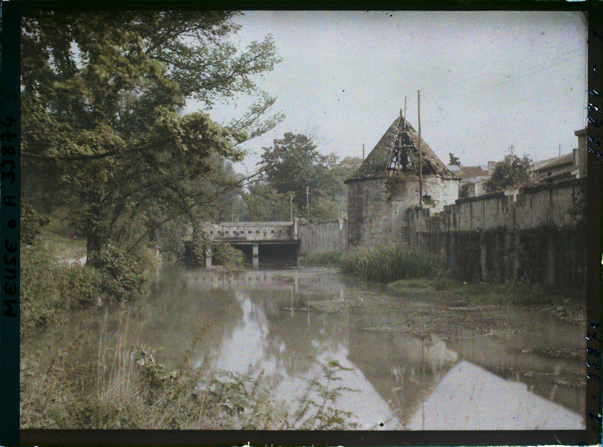 Image représentant France, Verdun, Les remparts, intérieur pris du Cercle militaire