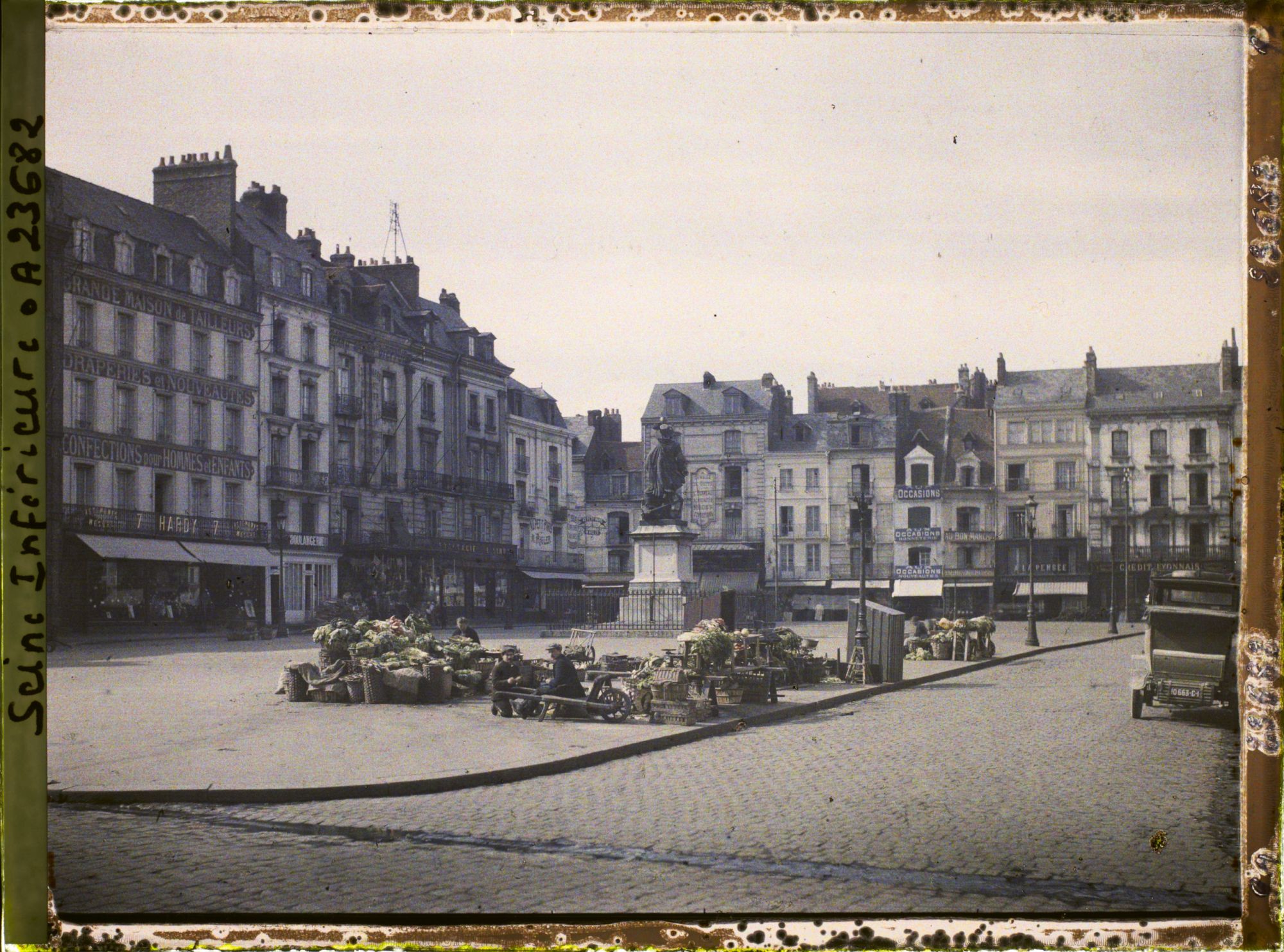 Image représentant La Place Nationale et le marché aux légumes