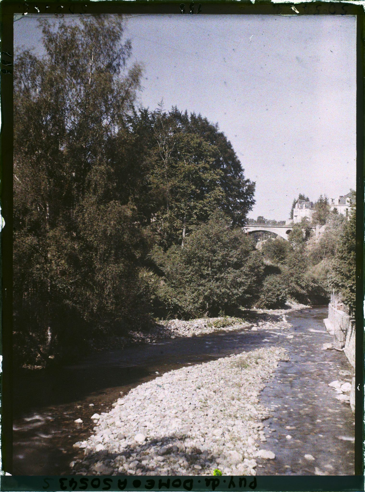 Image représentant France, La Bourboule, La Dordogne vue vers l'aval