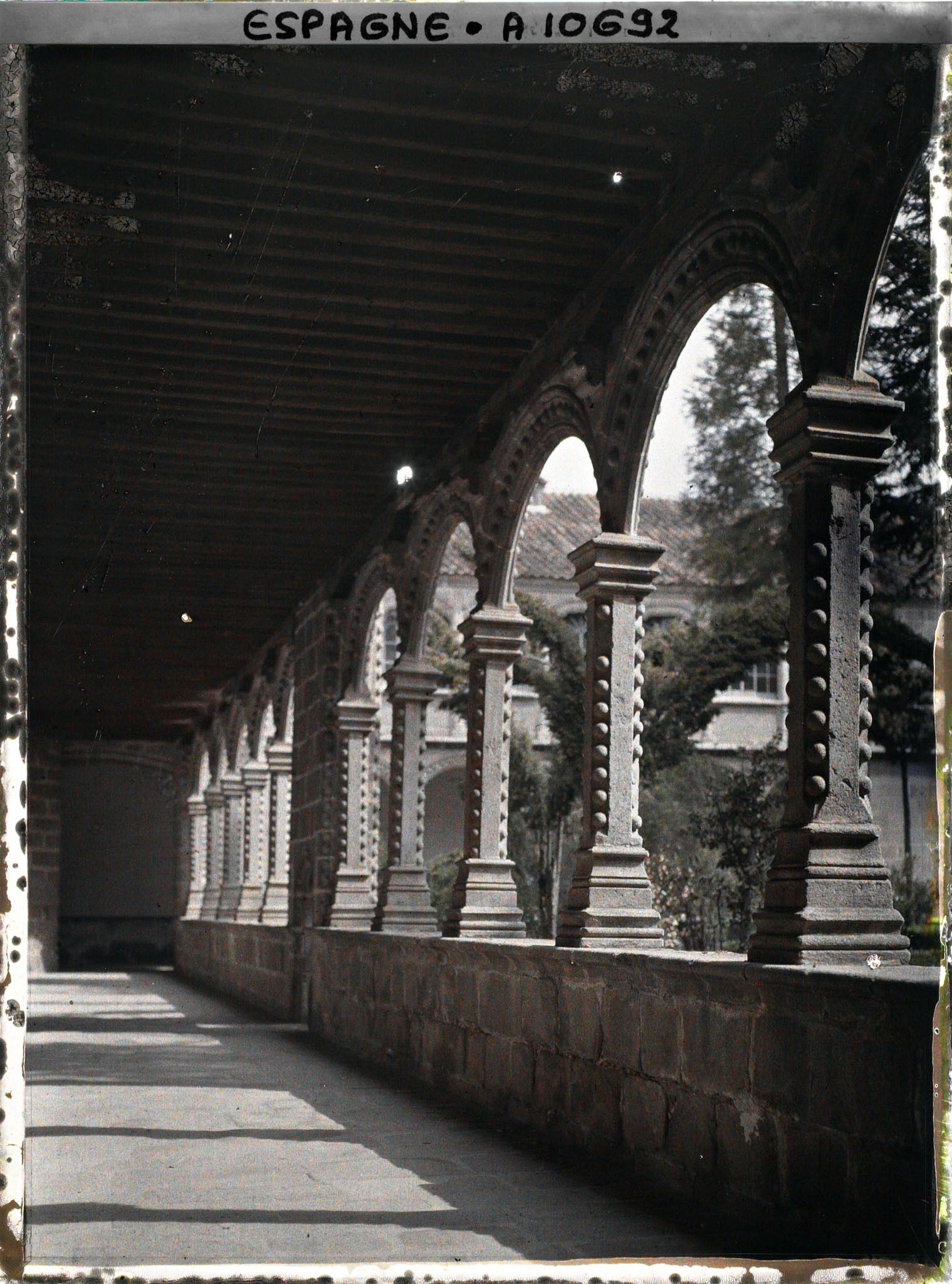 Image représentant Espagne, Avila, Le Cloître de S. Tomas en granite