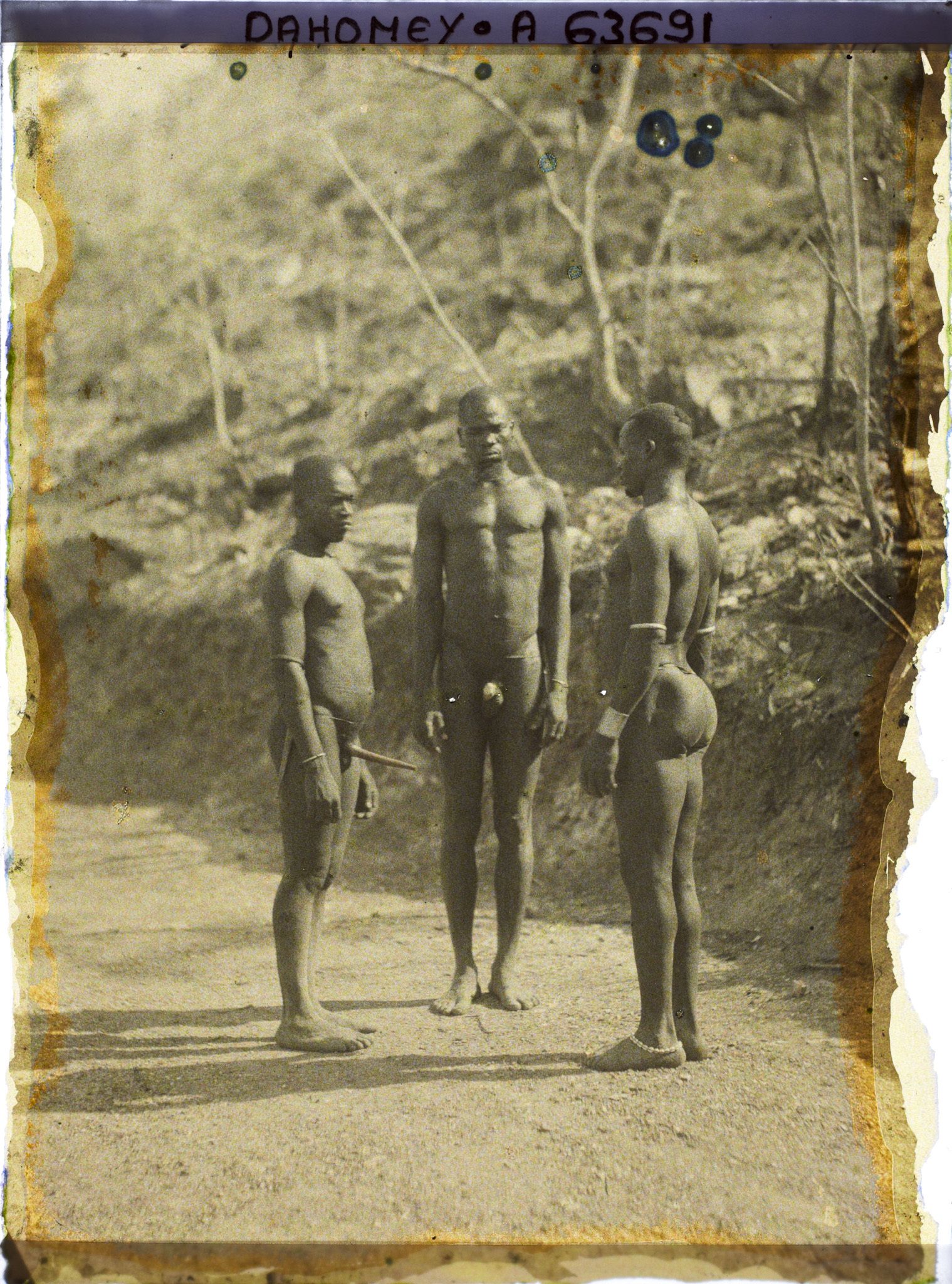 Image représentant Trois hommes somba