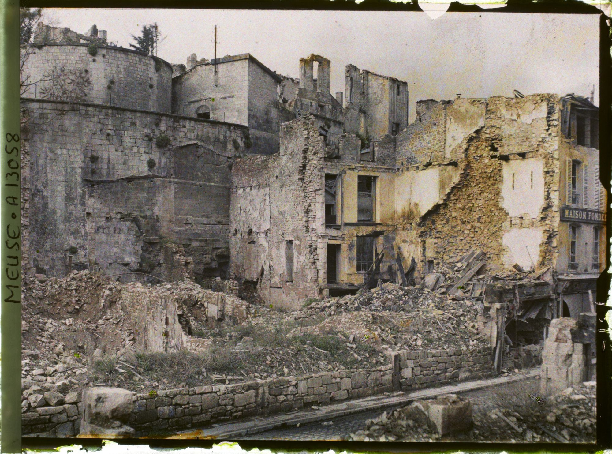 Image représentant France, Verdun, Rue Mazel, anciens remparts