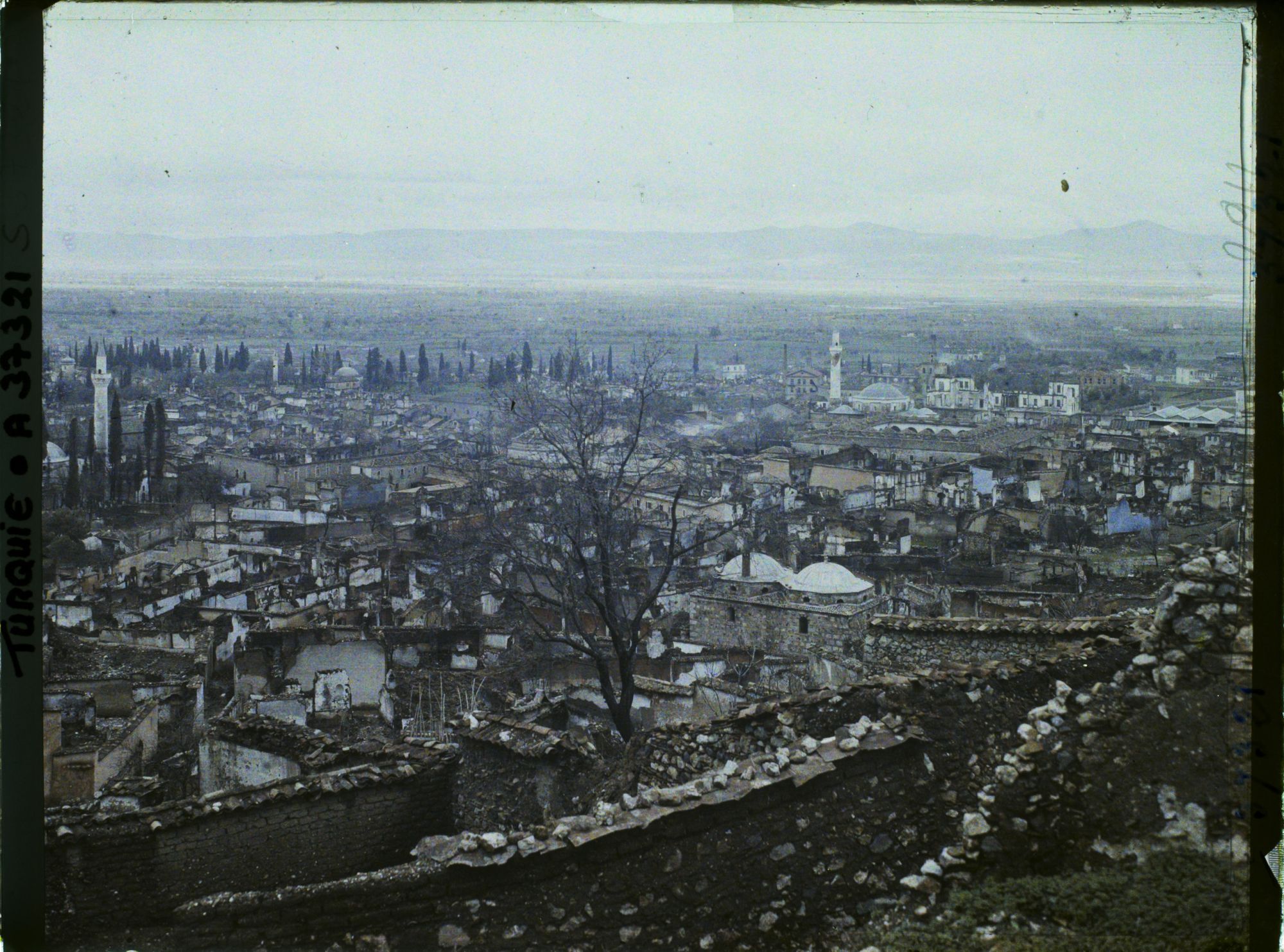 Image représentant Turquie, Magnesie, Panorama sur le Centre de la Ville vers le Nord