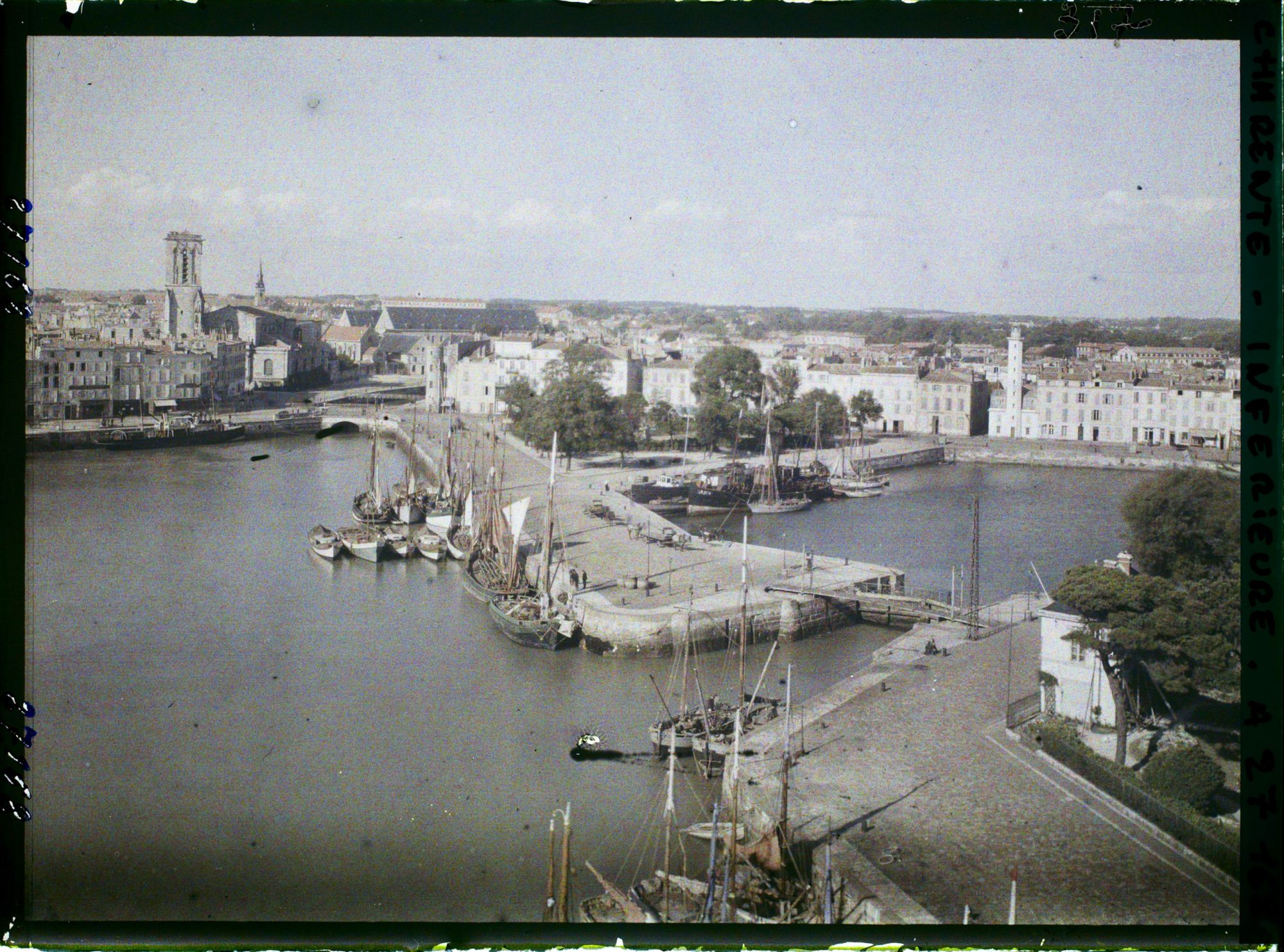 Image représentant Panorama sur le port et les bassins