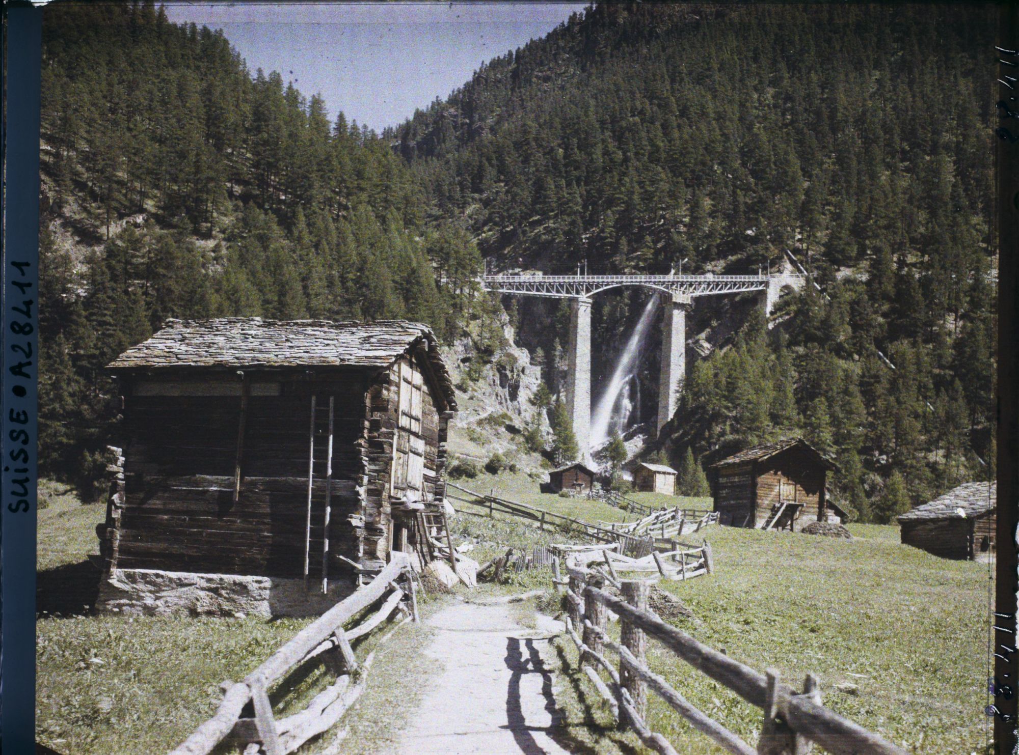 Image représentant Panorama sur les gorges du Findelbach et le pont ferrovière de Findelen