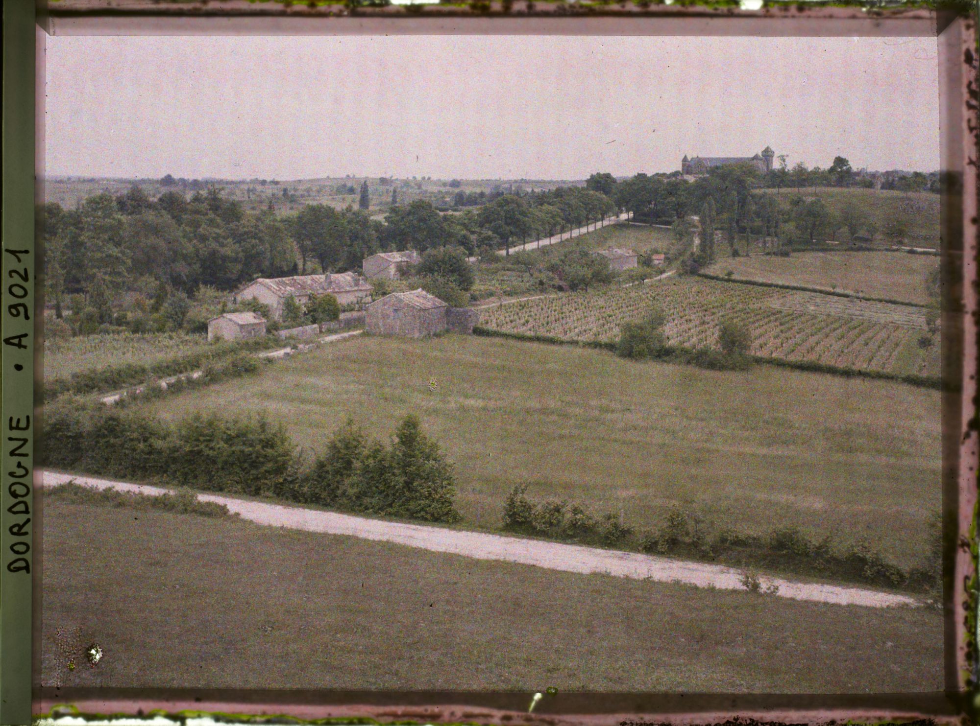 Image représentant Périgord, Beaumont, Vue d'ensemble prise de Belpey