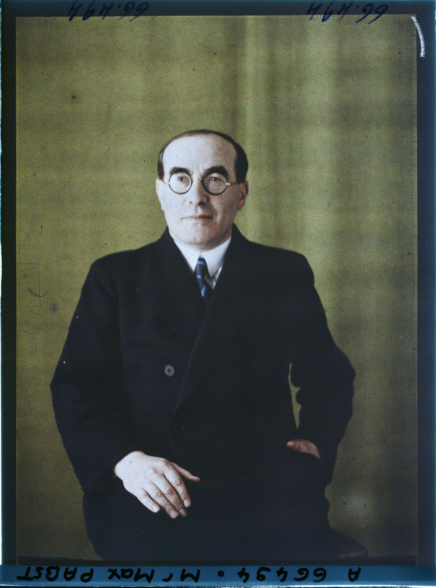 Image représentant Monsieur  https://musee-albert-kahn.s-museum.fr/home/NWQ2OTAwYzNmYjZlZTk1ZWQwODJmMjY4L2dlbmVyaWMtbm90aWNlLXRhYi9hdXRob3JpdHkvNjE3YTc5ZjVjZjhiODk2OGIzMzM3ZDIx/5d6900c3fb6ee95ed082f268/generic-notice-tab/authority/617a79ebcf8b8968b33374e0 Max Pabst