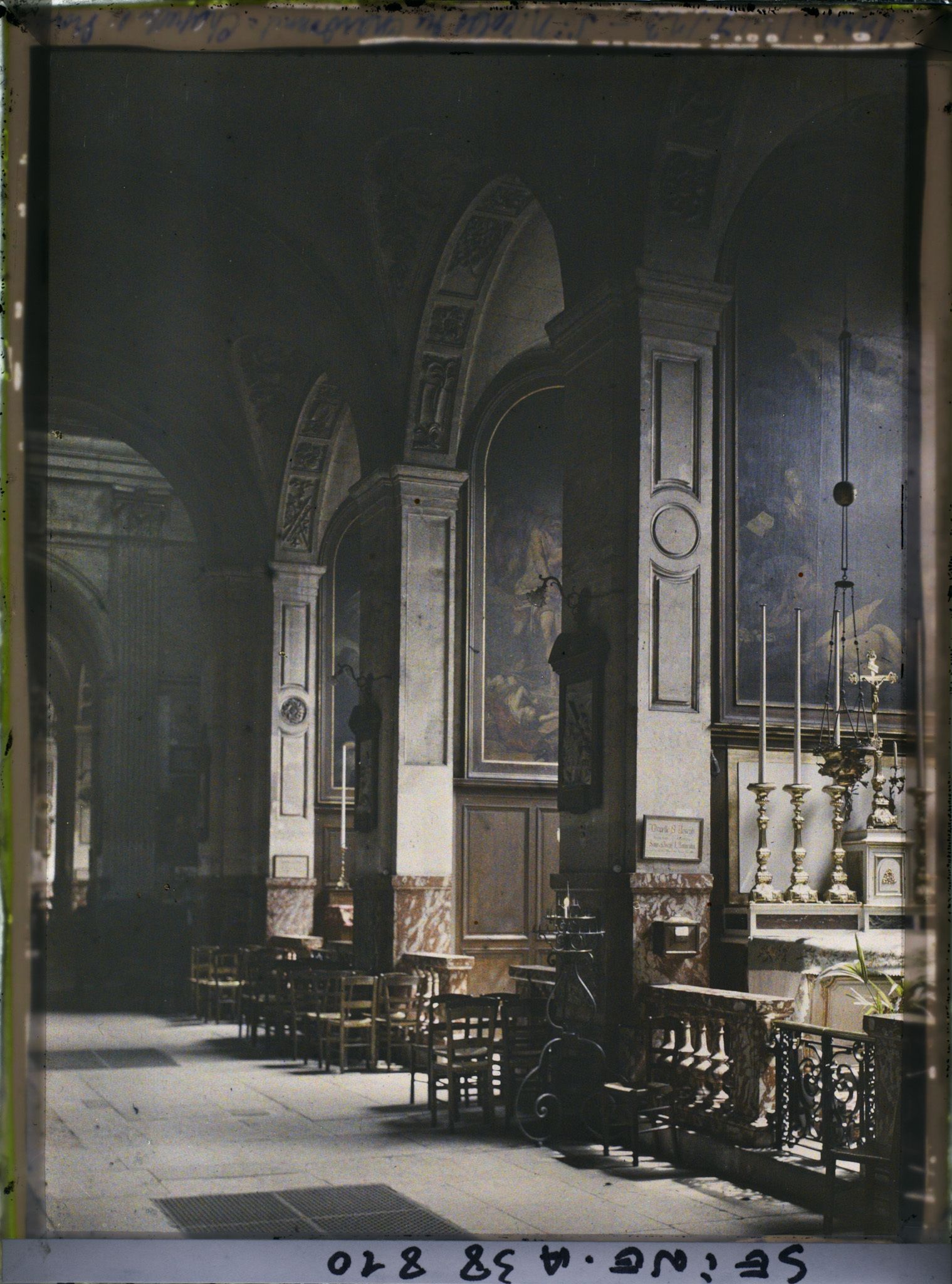 Image représentant L'église Saint-Nicolas-du-Chardonnet, vue intérieure
