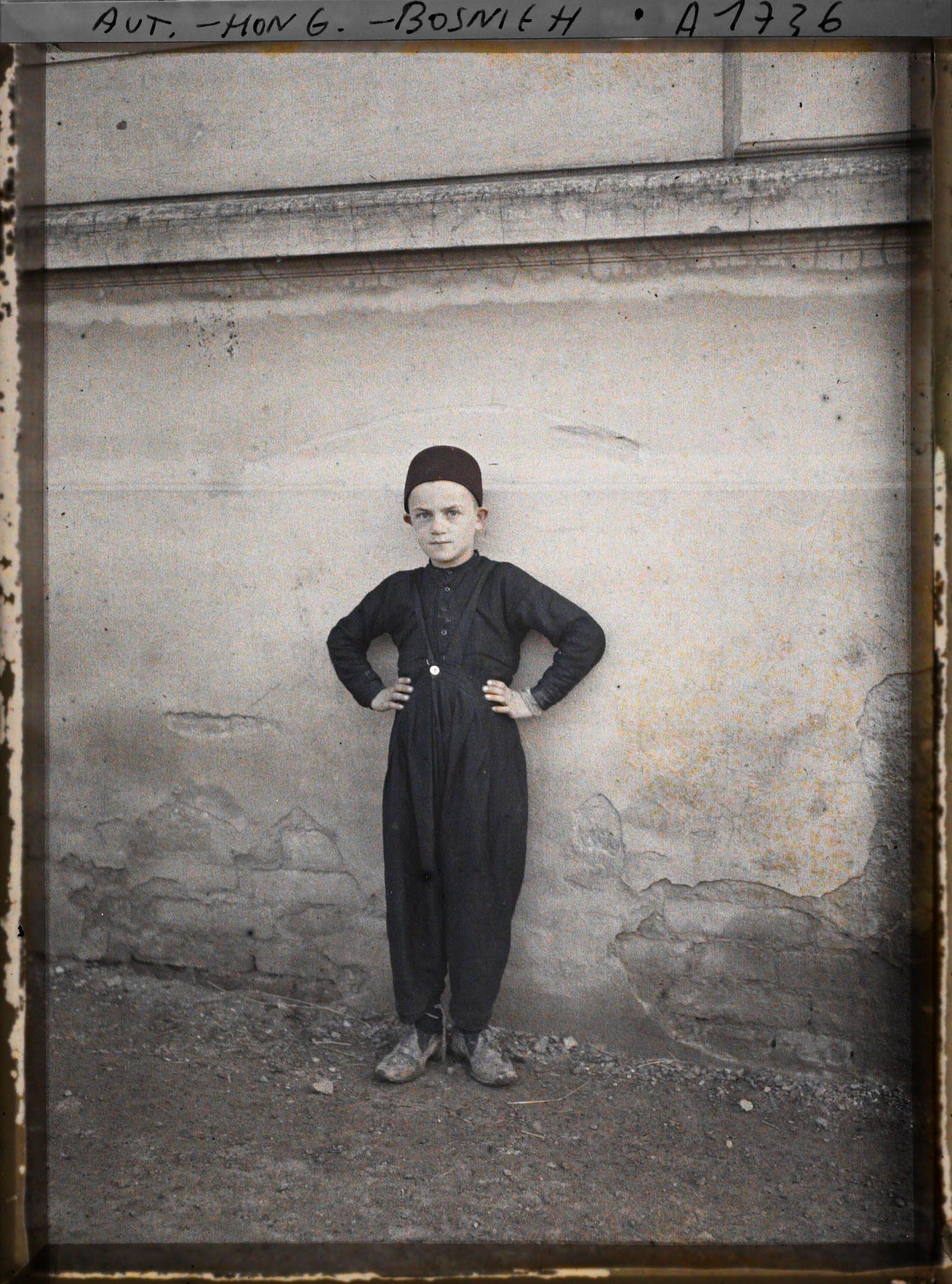 Image représentant Jeune Turc aux yeux bleus