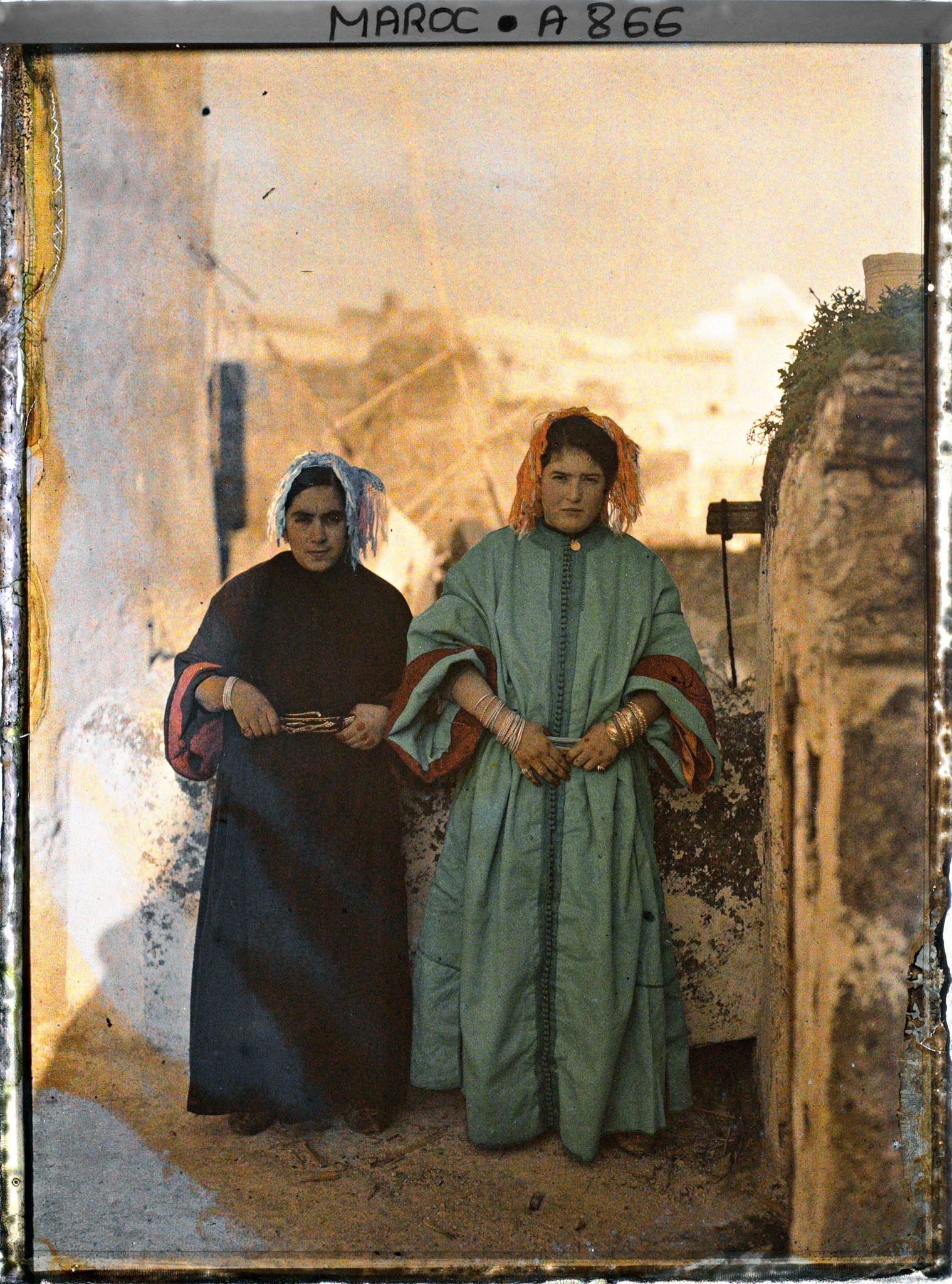 Image représentant Deux femmes juives dans le quartier du Mellah