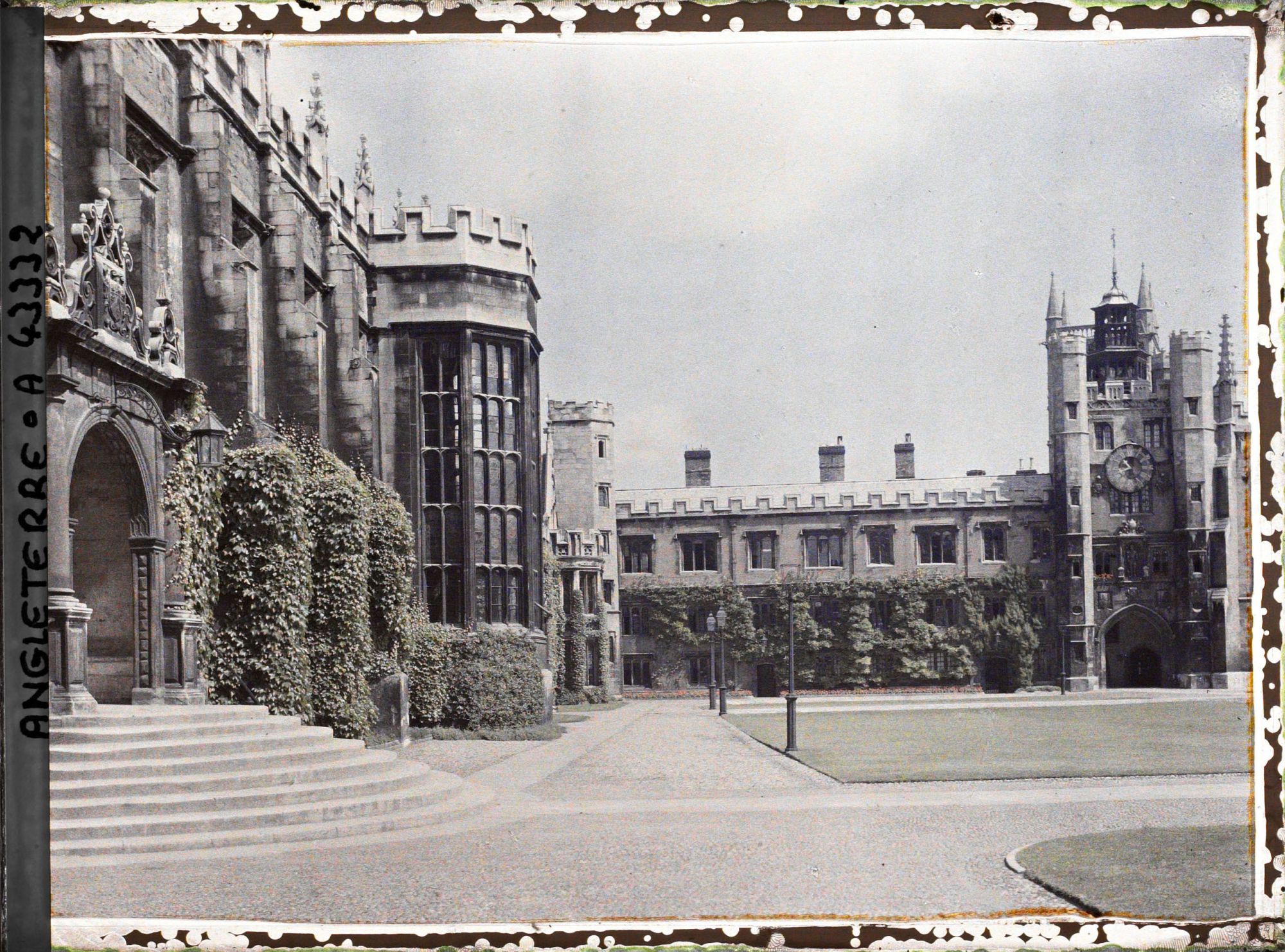 Image représentant La première cour du Trinity College