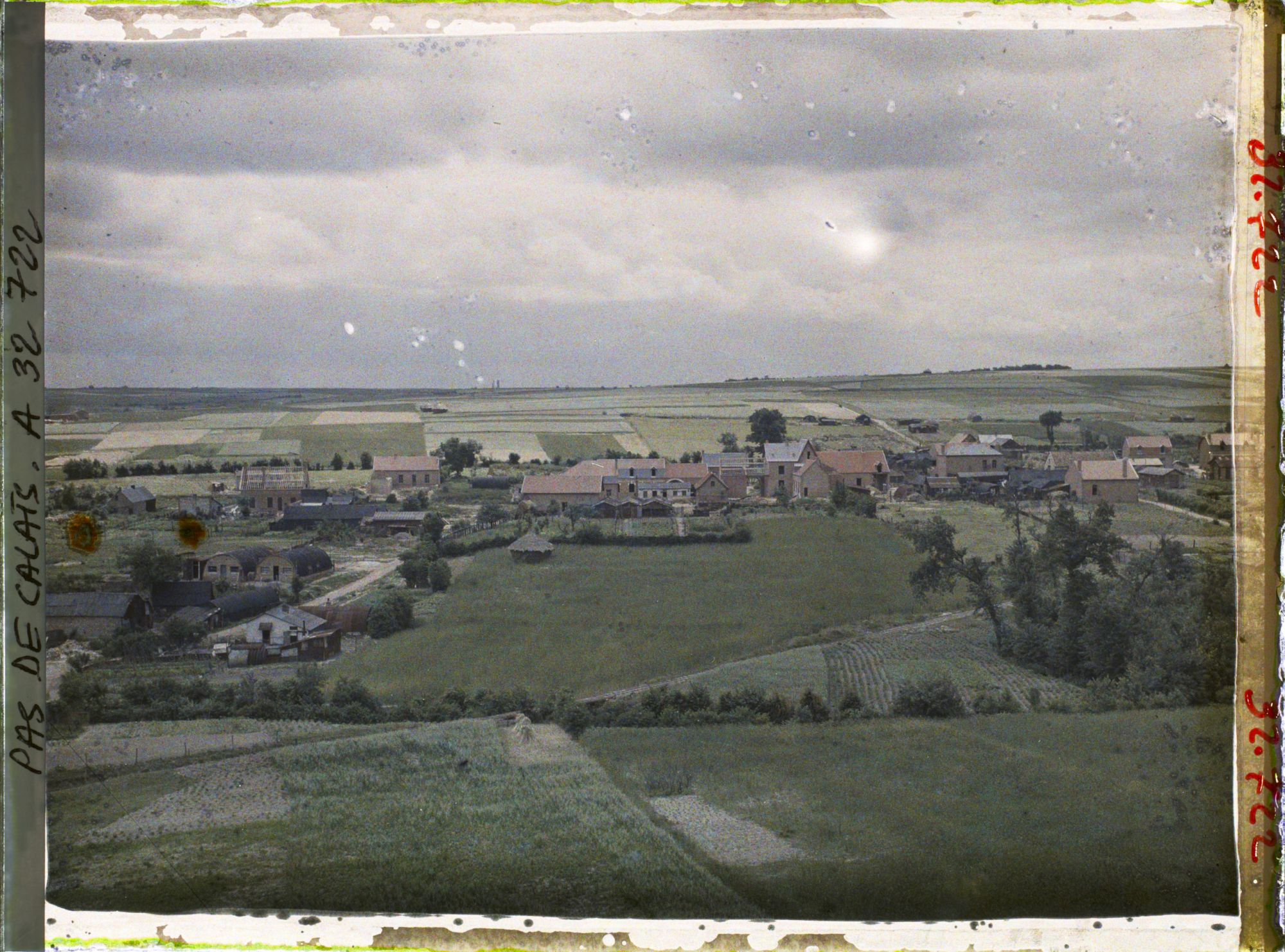Image représentant France, Ablain St Nazaire, Vue panoramique s/ le Village d'Ablain St Nazaire, de la Culture vers le mont St Eloi