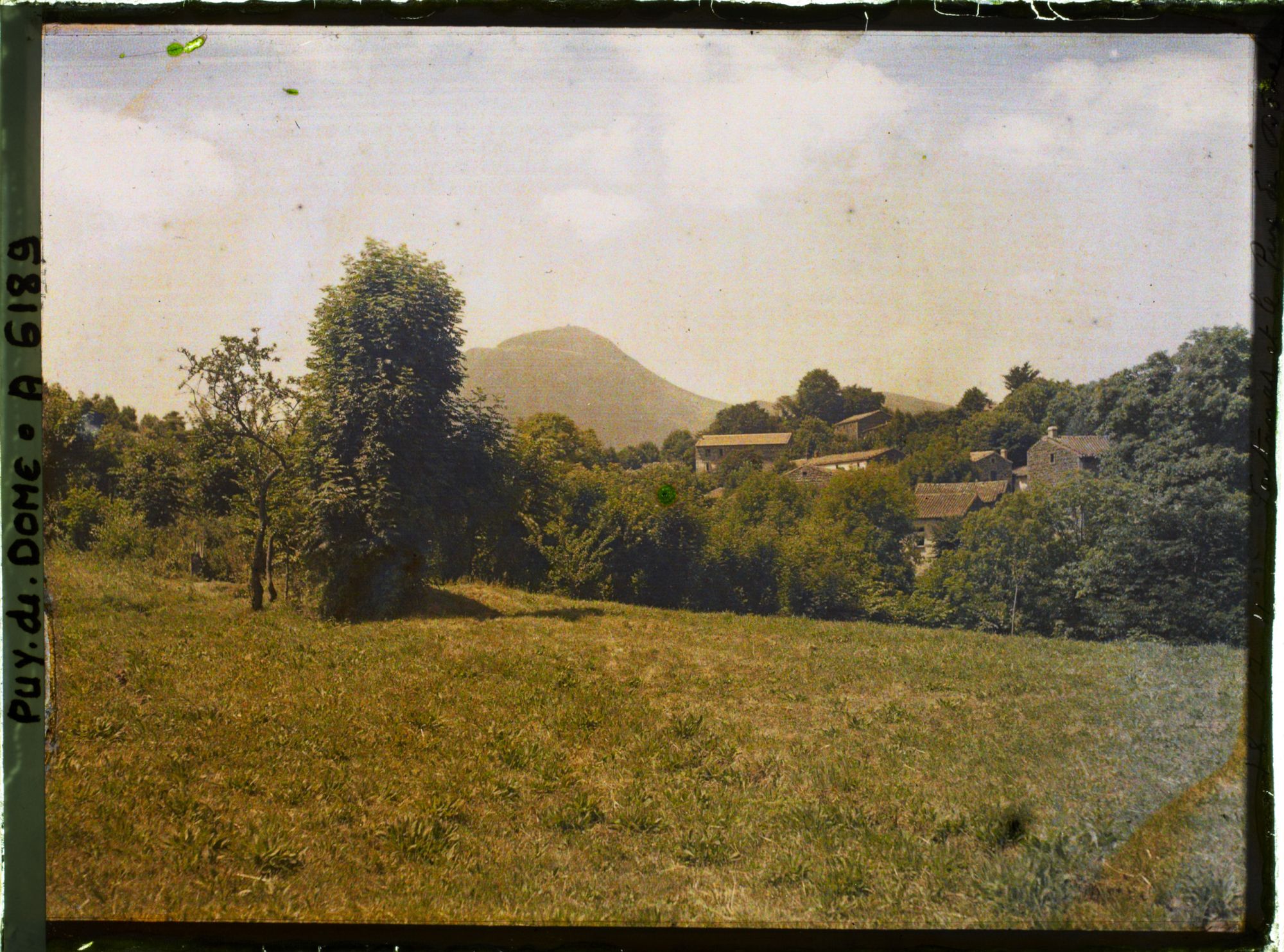 Image représentant France, Fontanas, Fontanas et le Puy de Dôme