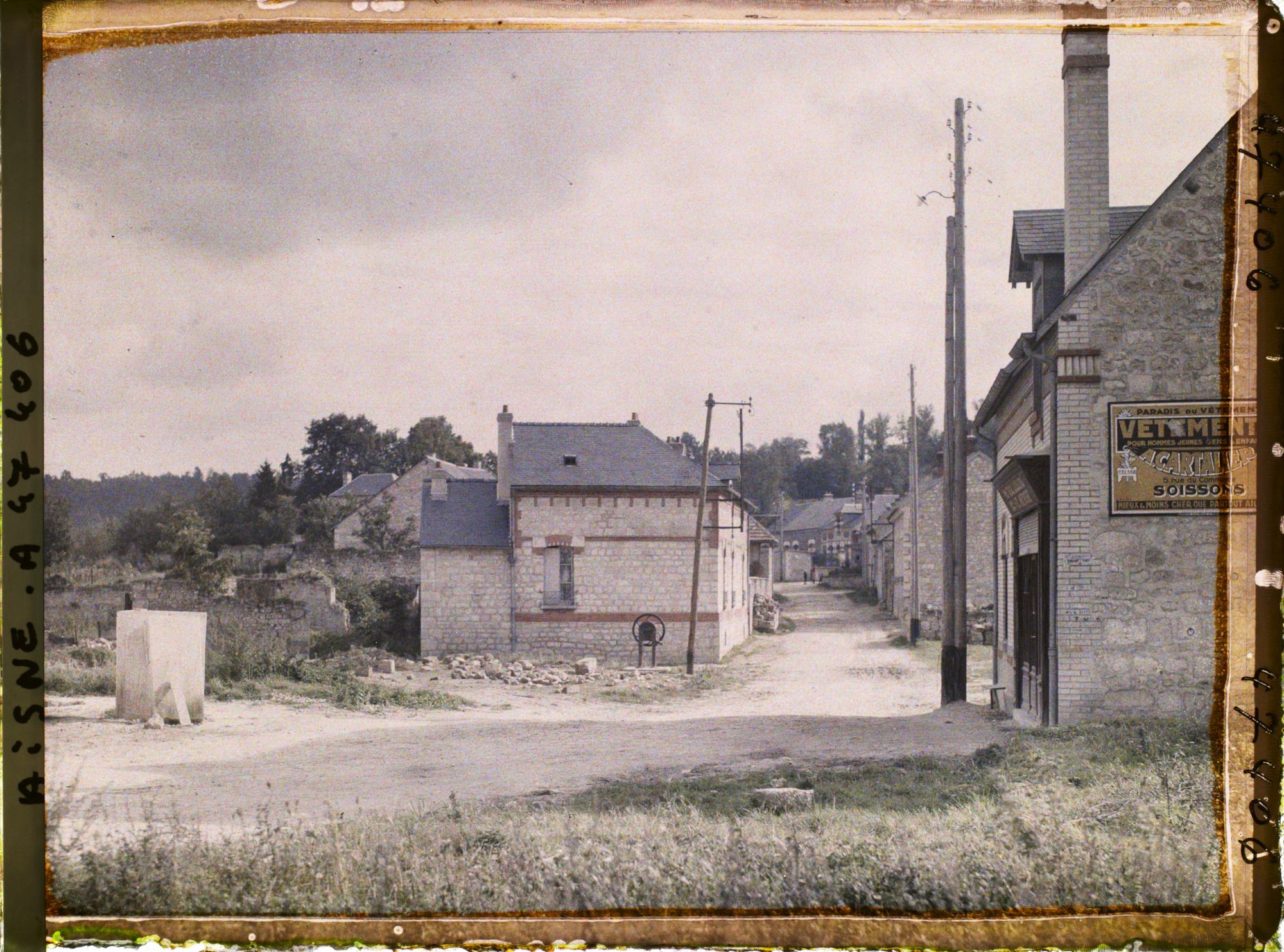 Image représentant France, St Mard, Coin de Village reconstruit