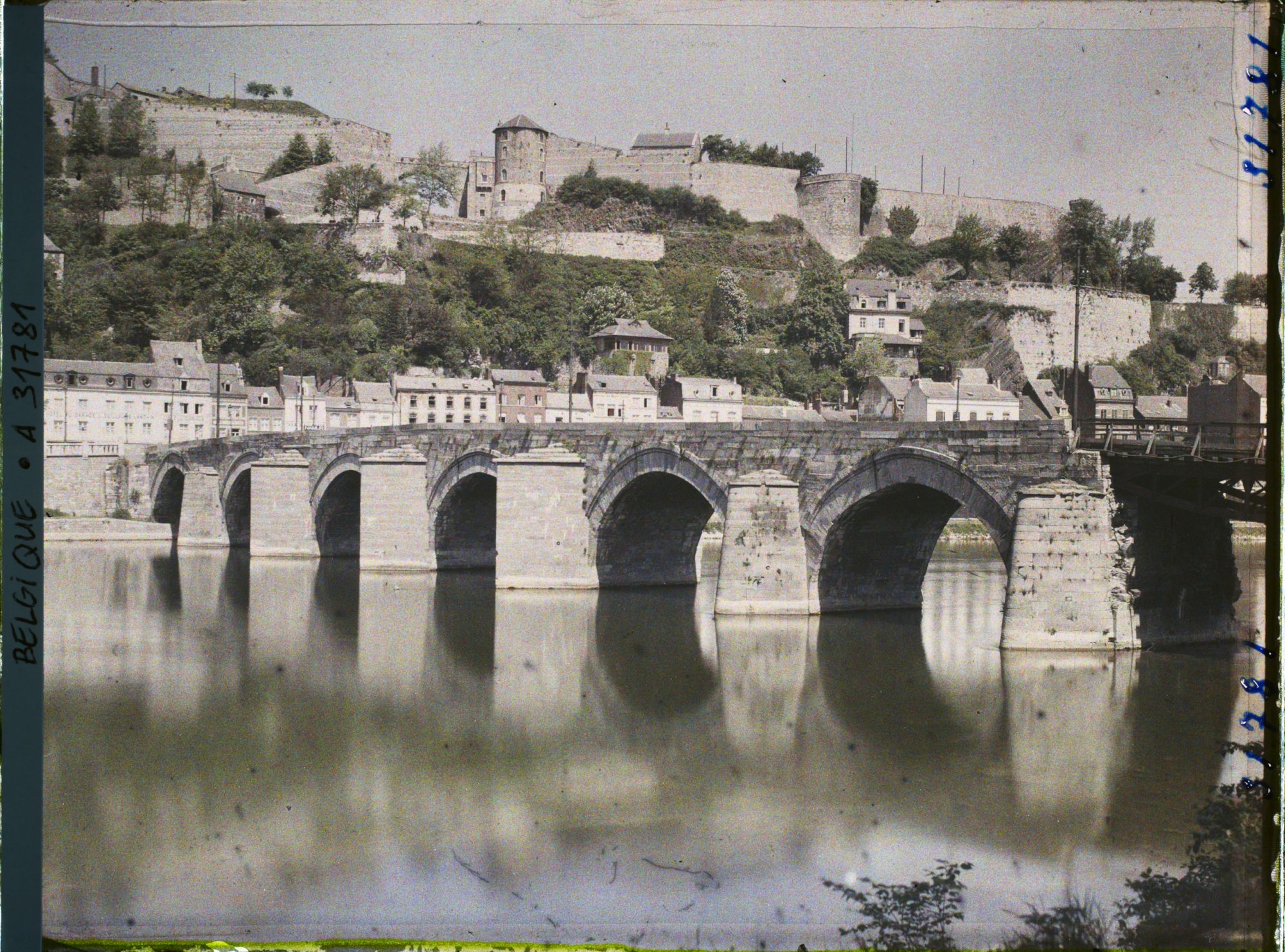 Image représentant Belgique, Namur, Grand Pont sur la Meuse et la Citadelle