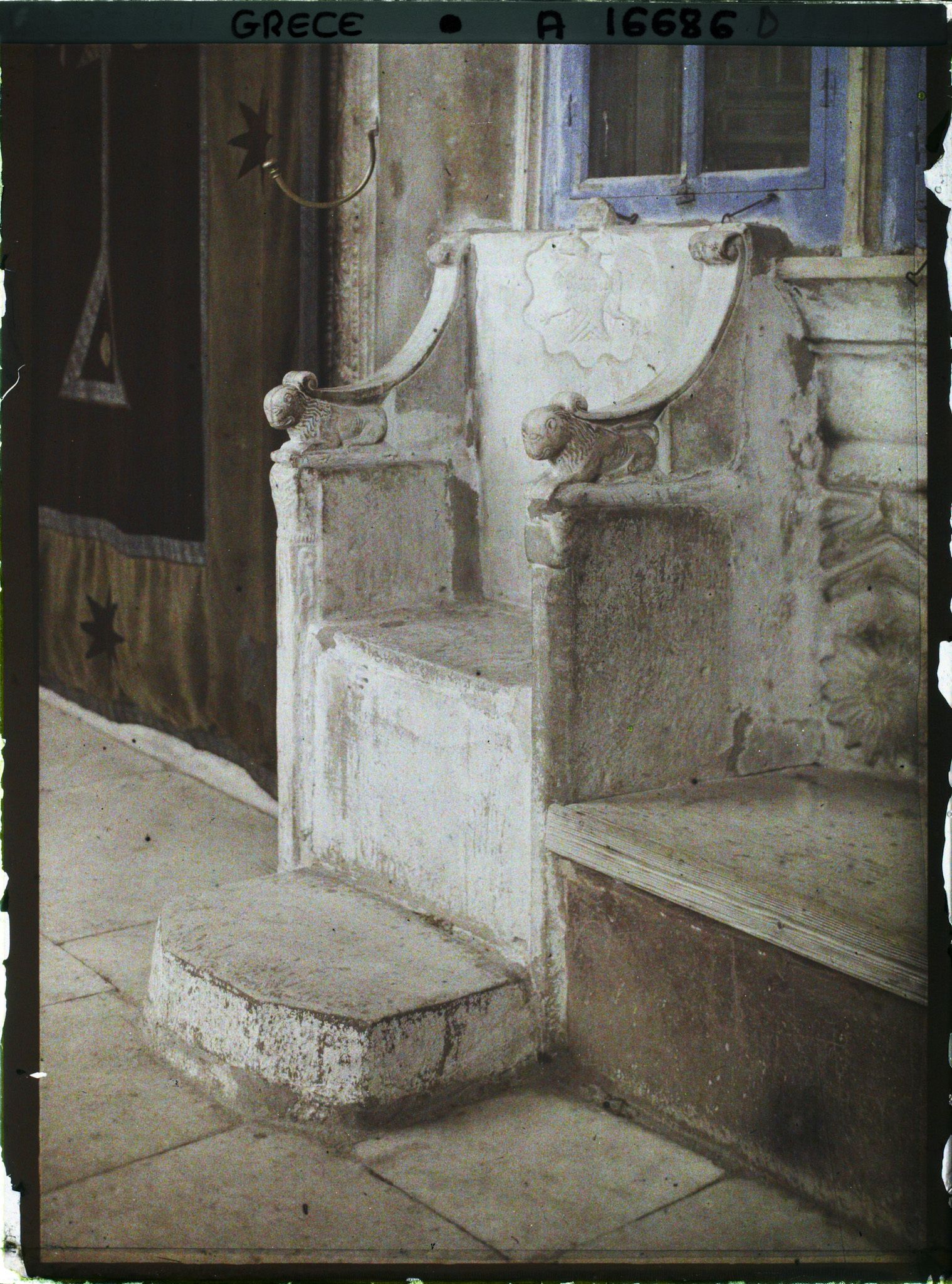 Image représentant Turquie, Mont Athos, Vatopédi, Vieux fauteuil de pierre