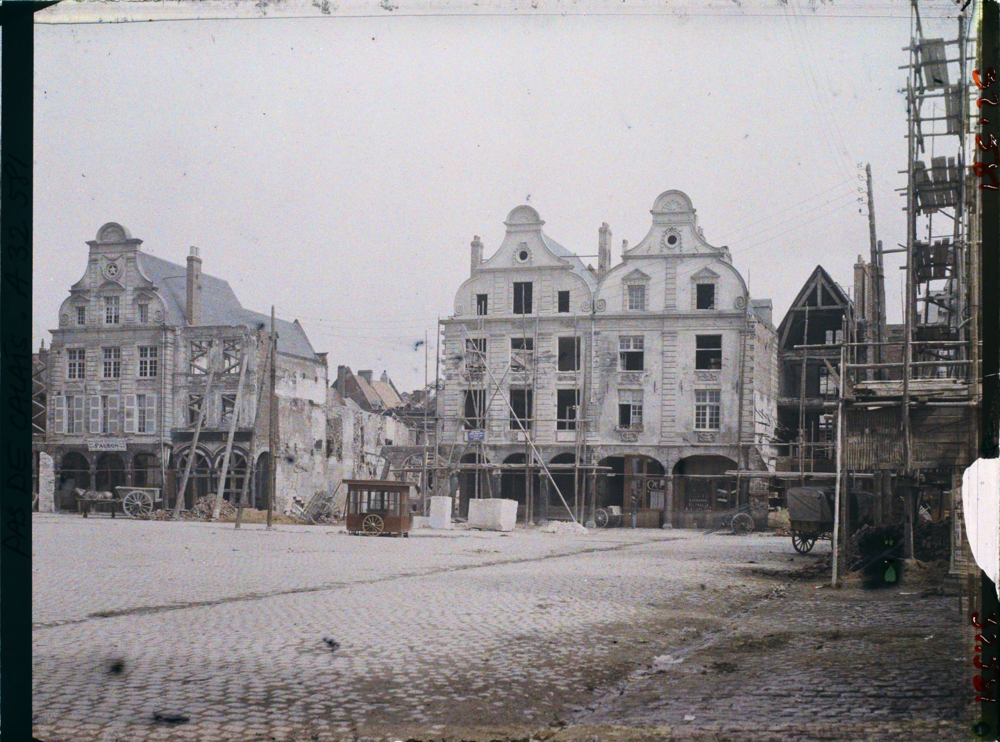 Image représentant France, Arras, Petite Place, nord