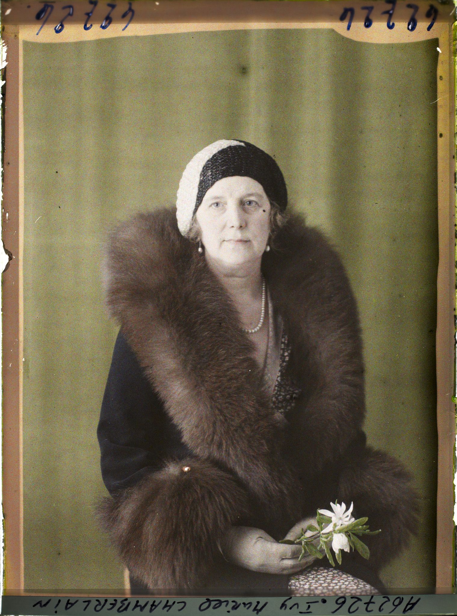 Image représentant Lady  https://musee-albert-kahn.s-museum.fr/home/NWQ2OTAwYzNmYjZlZTk1ZWQwODJmMjY4L2dlbmVyaWMtbm90aWNlLXRhYi9hdXRob3JpdHkvNjE3YTc5ZjVjZjhiODk2OGIzMzM3ZDIx/5d6900c3fb6ee95ed082f268/generic-notice-tab/authority/617a79ebcf8b8968b3336a55 Ivy Muriel Chamberlain