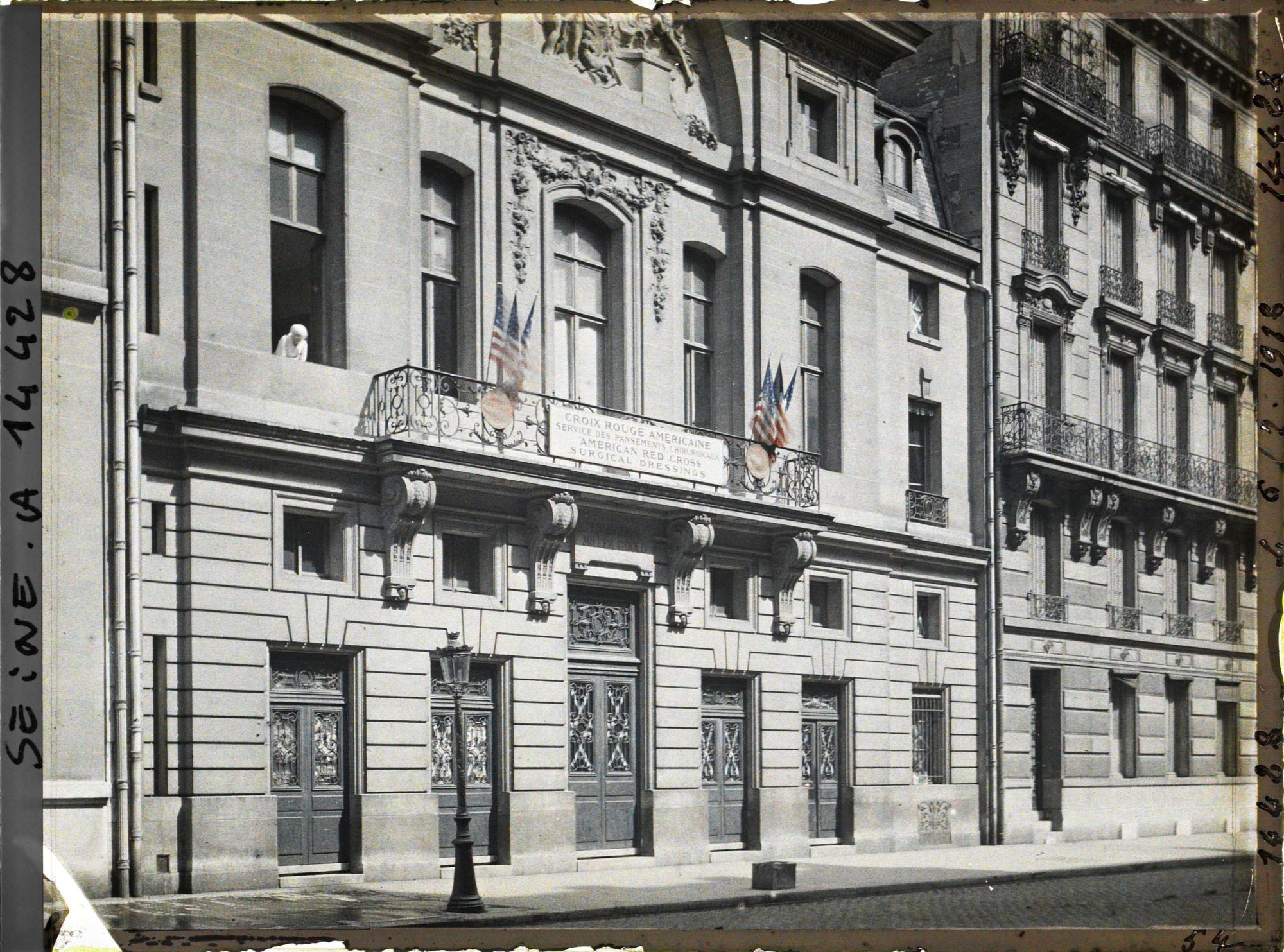 Image représentant Croix rouge américaine installée dans la fondation Miller-Gould au 25 rue Pierre-Charron