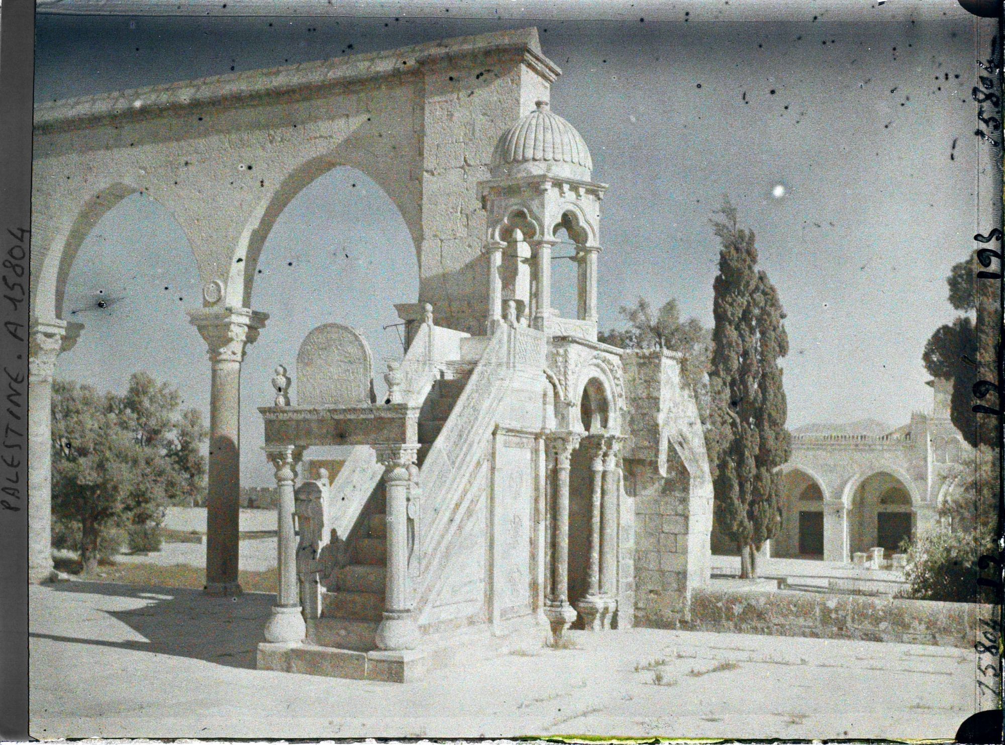 Image représentant Un mihrab sur le Haram Es Shérif