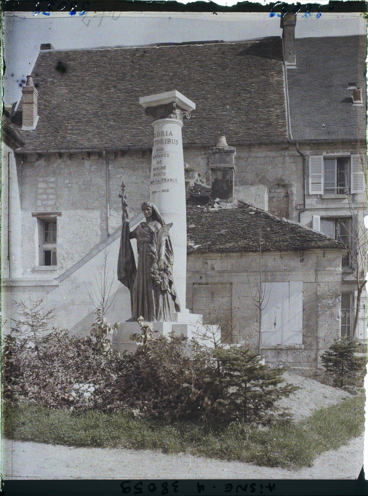 Image représentant France, Braine, Le Monument aux Mords