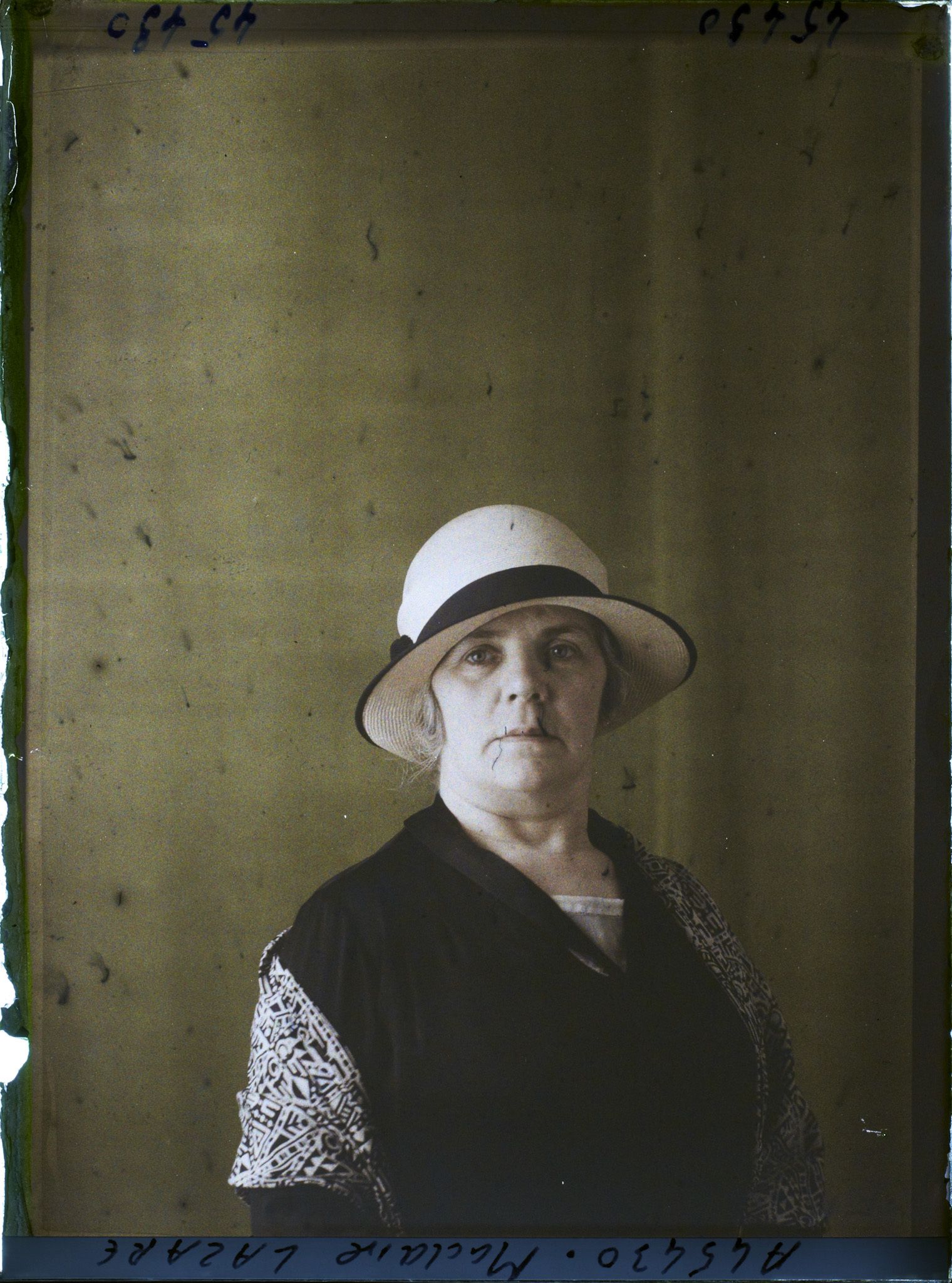 Image représentant https://musee-albert-kahn.s-museum.fr/home/NWQ2OTAwYzNmYjZlZTk1ZWQwODJmMjY4L2dlbmVyaWMtbm90aWNlLXRhYi9hdXRob3JpdHkvNjE3YTc5ZjVjZjhiODk2OGIzMzM3ZDIx/5d6900c3fb6ee95ed082f268/generic-notice-tab/authority/617a79ebcf8b8968b3337149 Madame Lazare, première épouse du banquier