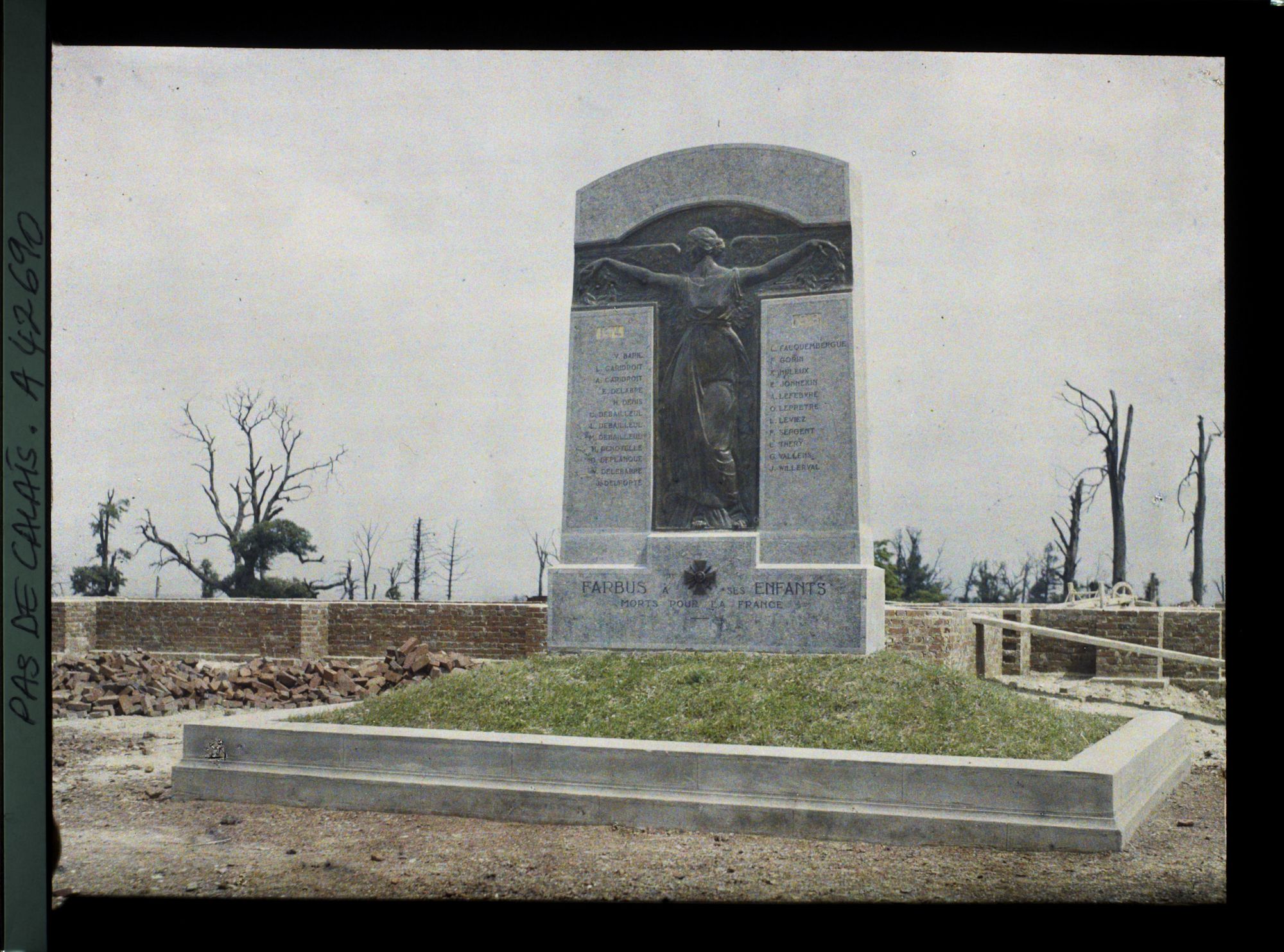 Image représentant France, Farbus, Monumt aux morts