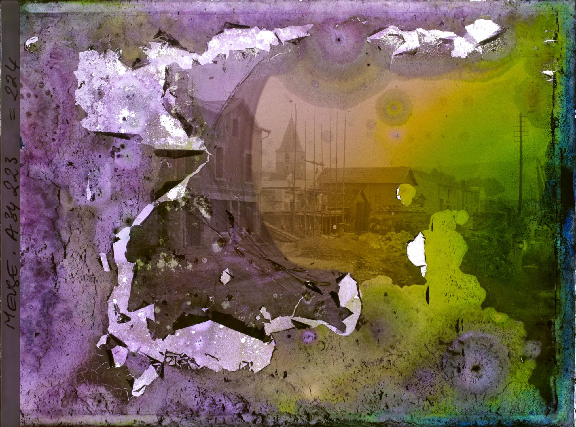 Image représentant Image illisible, plaque endommagée par l'eau (altérations d'époque)