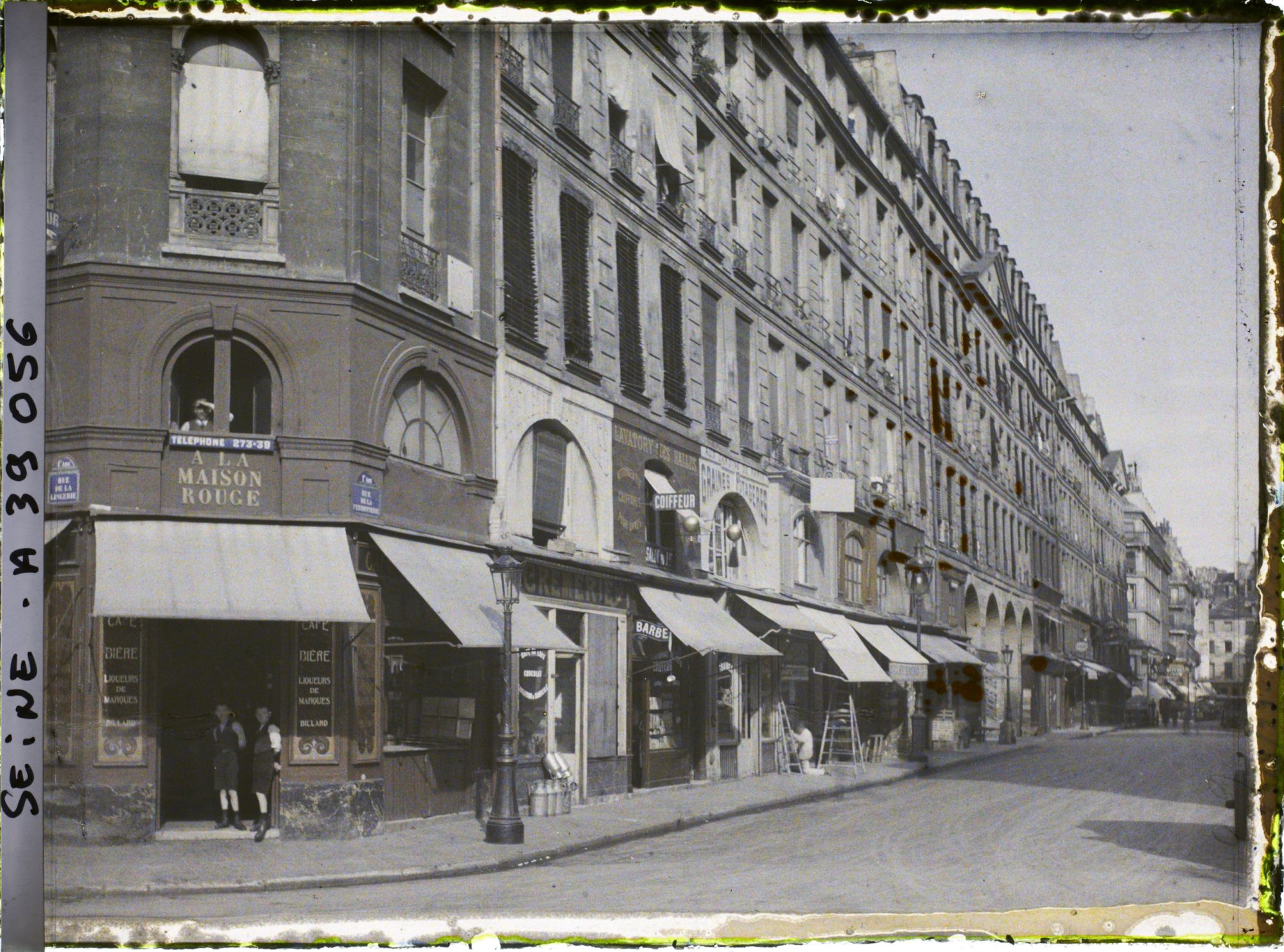 Image représentant La rue de la Ferronnerie à l'angle de la rue de la Lingerie