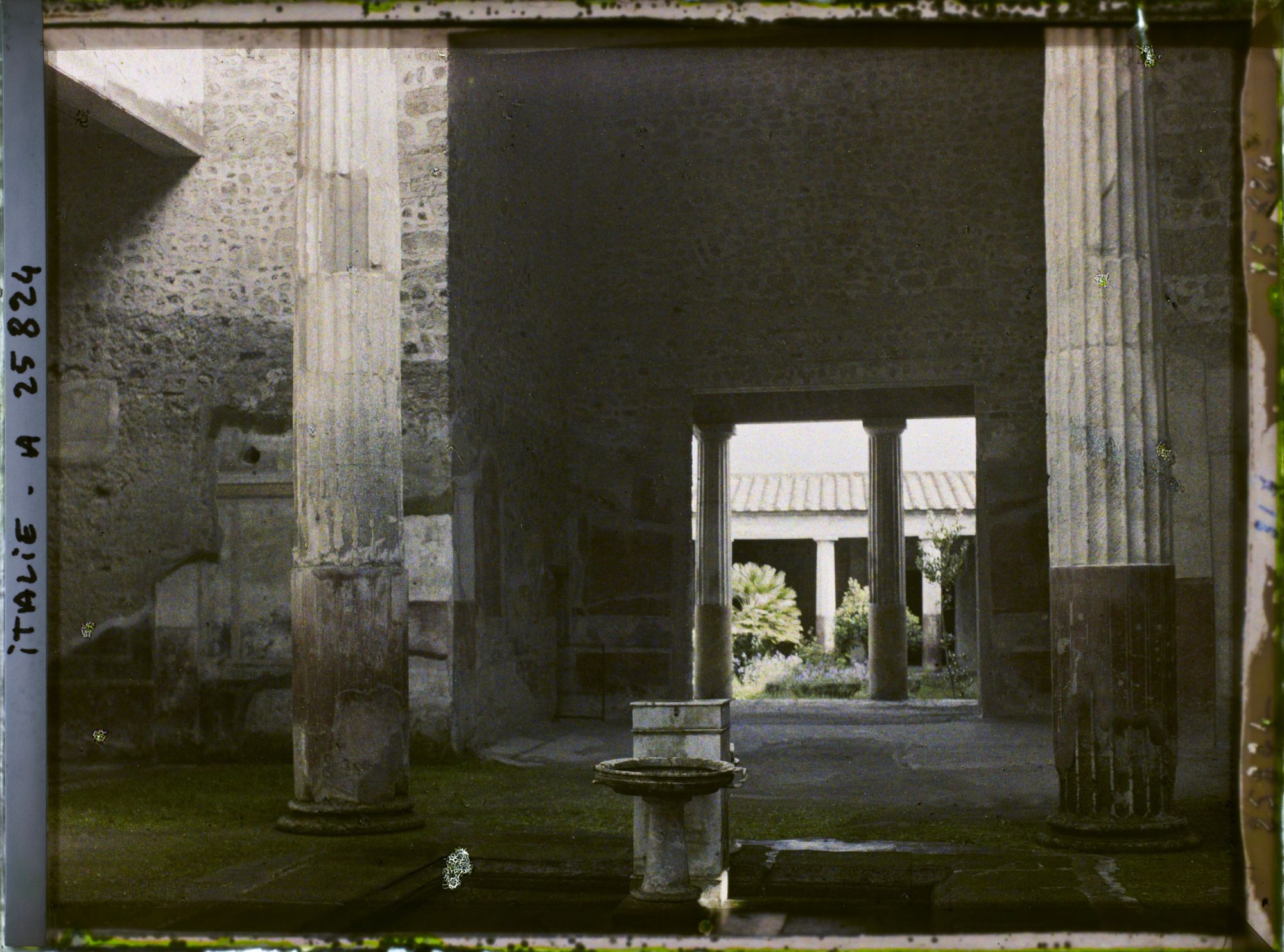 Image représentant Péristyle de la maison des noces d'argent