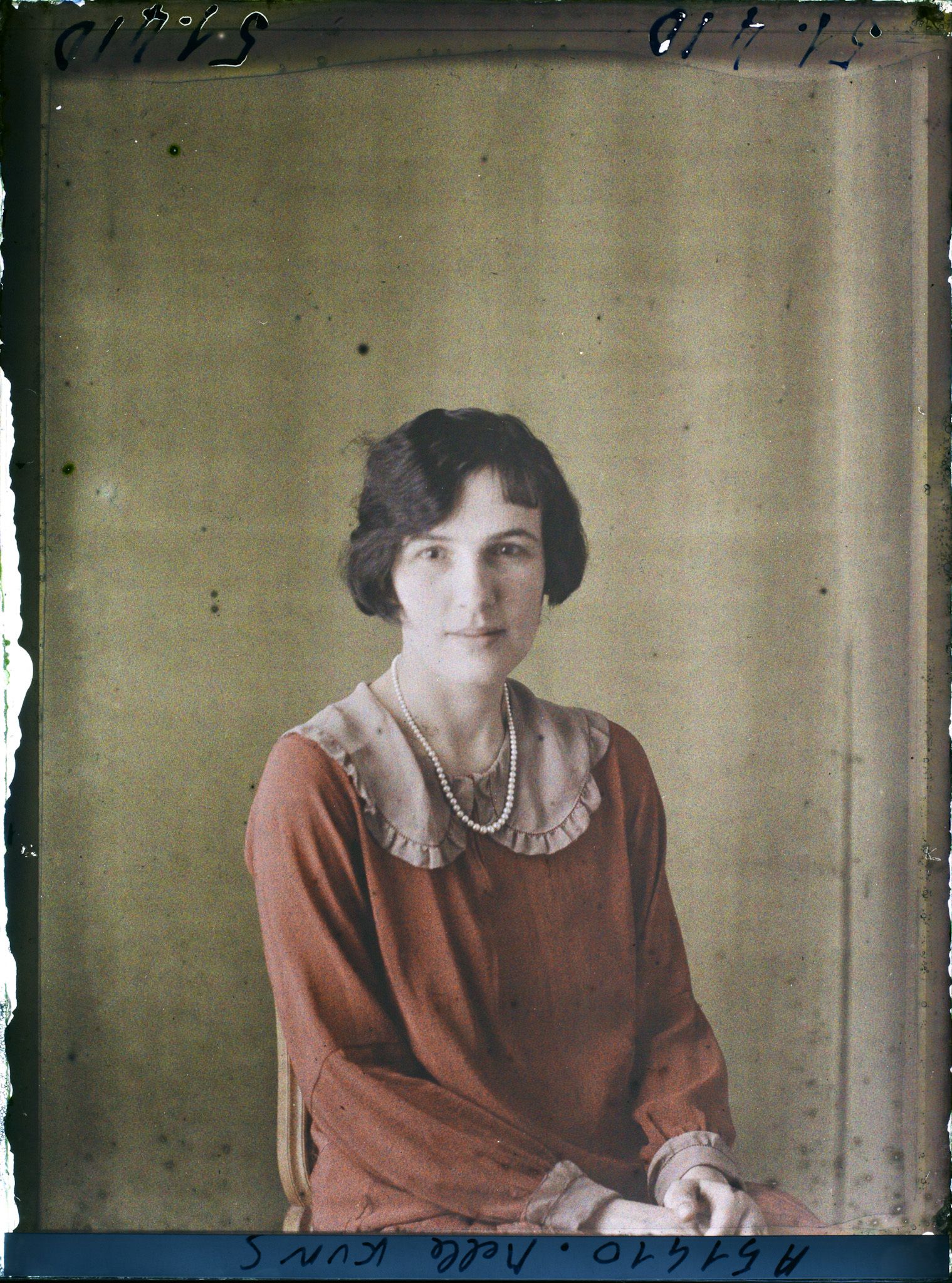 Image représentant https://musee-albert-kahn.s-museum.fr/home/NWQ2OTAwYzNmYjZlZTk1ZWQwODJmMjY4L2dlbmVyaWMtbm90aWNlLXRhYi9hdXRob3JpdHkvNjE3YTc5ZjVjZjhiODk2OGIzMzM3ZDIx/5d6900c3fb6ee95ed082f268/generic-notice-tab/authority/617a79ebcf8b8968b3337090 Mademoiselle Kuns