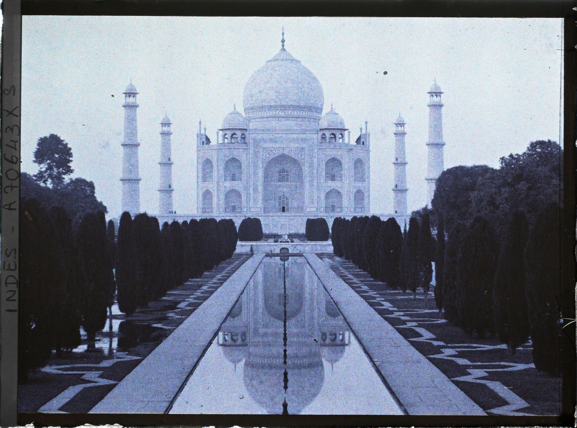 Image représentant Le grand canal axial et le mausolée du Taj Mahal