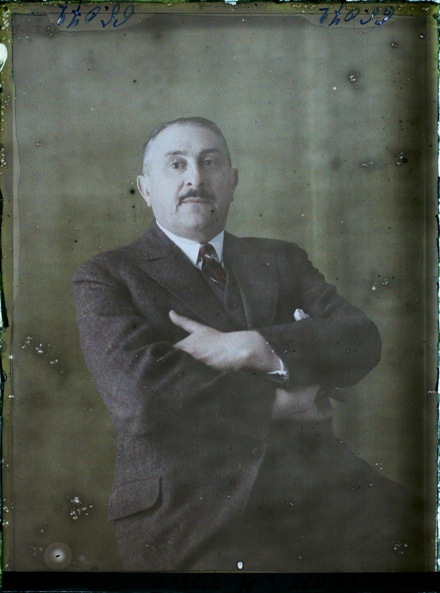 Image représentant https://musee-albert-kahn.s-museum.fr/home/NWQ2OTAwYzNmYjZlZTk1ZWQwODJmMjY4L2dlbmVyaWMtbm90aWNlLXRhYi9hdXRob3JpdHkvNjE3YTc5ZjVjZjhiODk2OGIzMzM3ZDIx/5d6900c3fb6ee95ed082f268/generic-notice-tab/authority/617a79ebcf8b8968b33378bf Monsieur Tissot