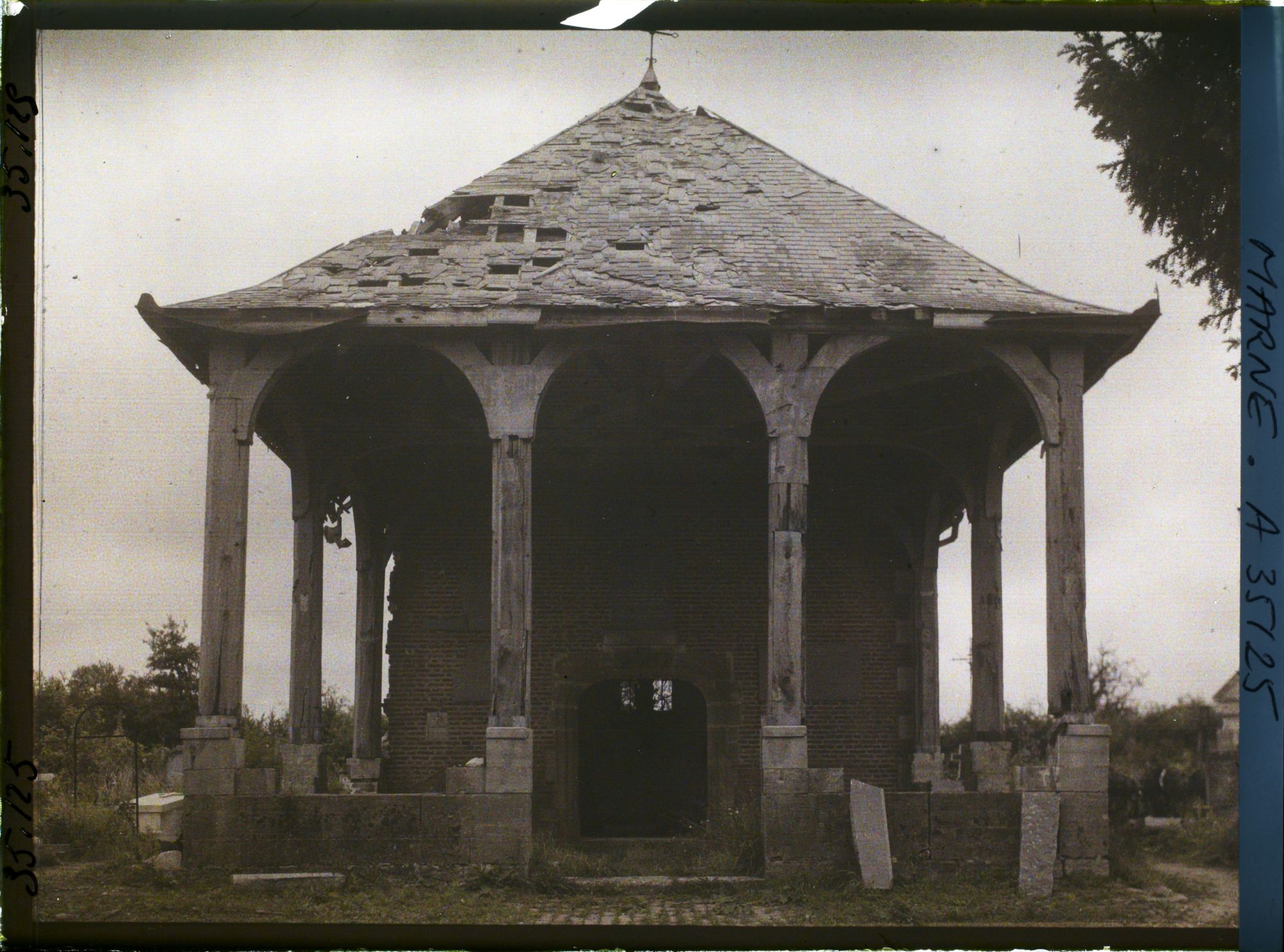 Image représentant France, La Chapelle St Roch, La Chapelle