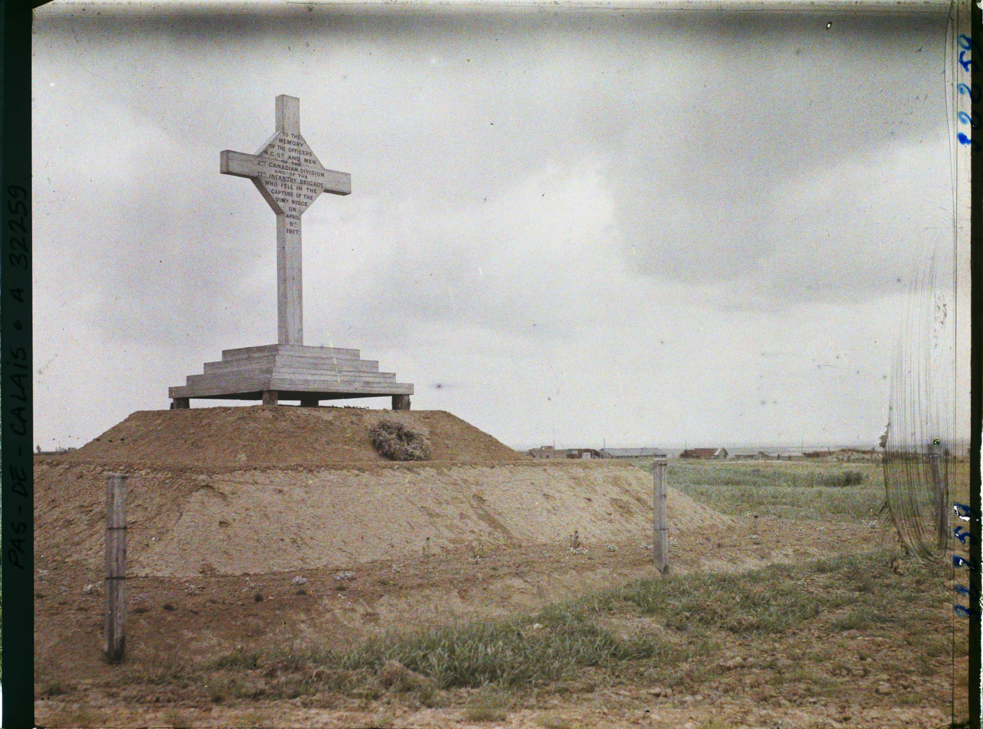 Image représentant France, Thélus, Monument à la mémoire de la 2e division Canadienne