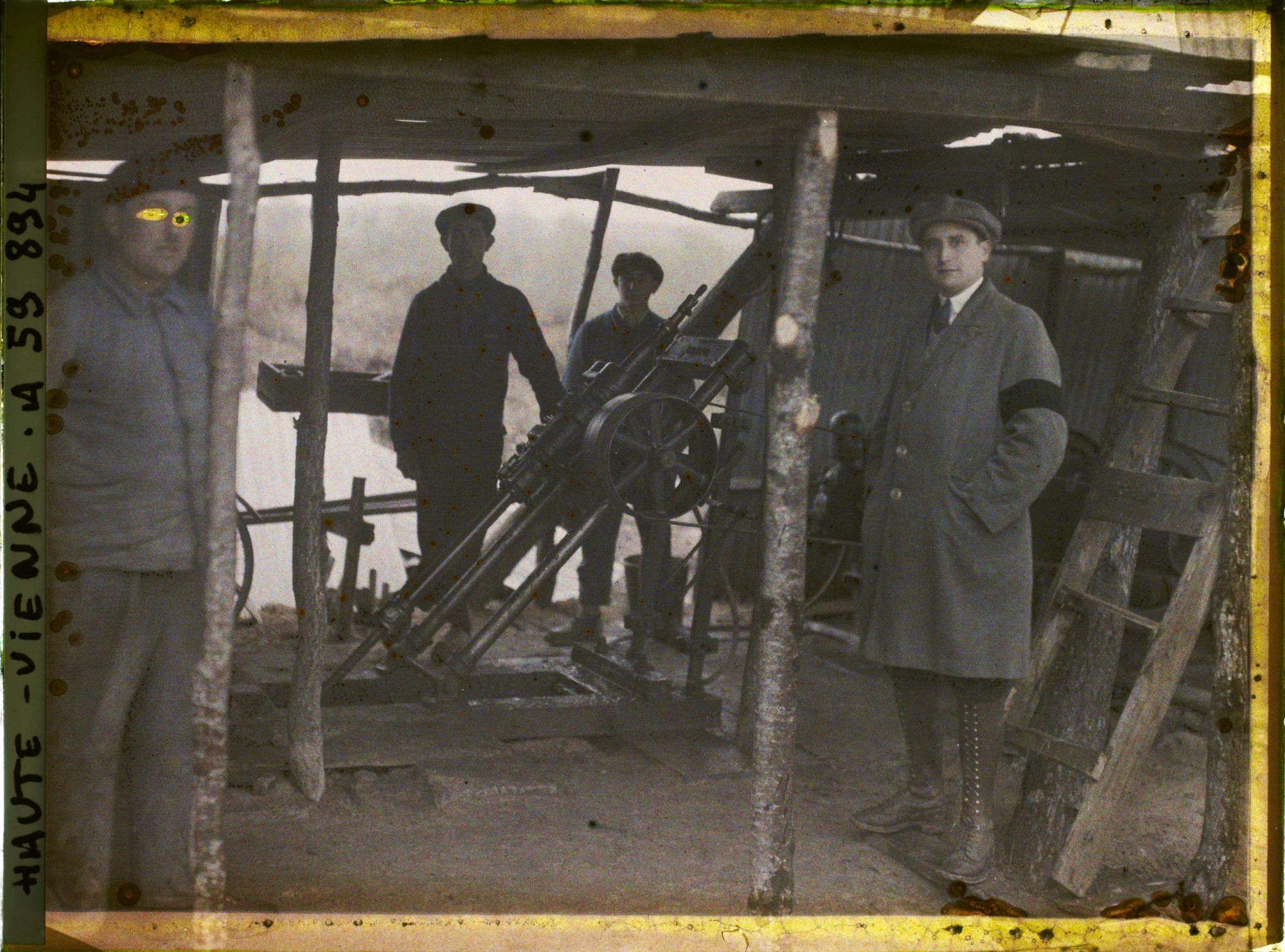 Image représentant La sondeuse, gisement de La Fagassière mine d'or