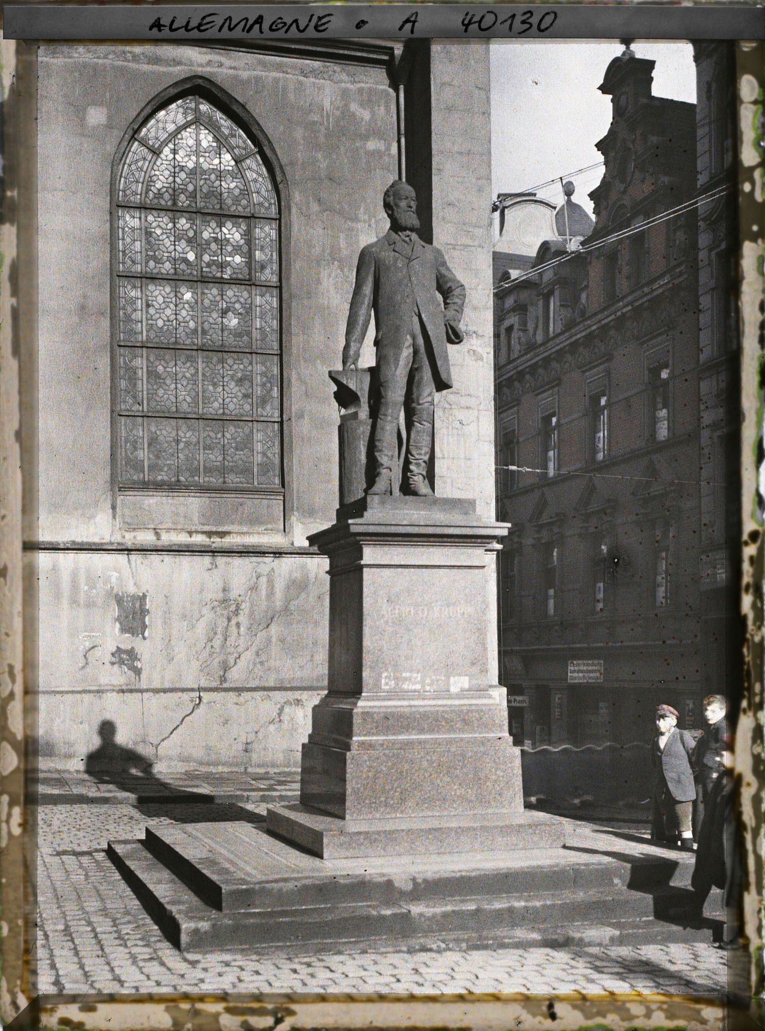 Image représentant Prusse , Essen, Statue de Krupp (Alfred)