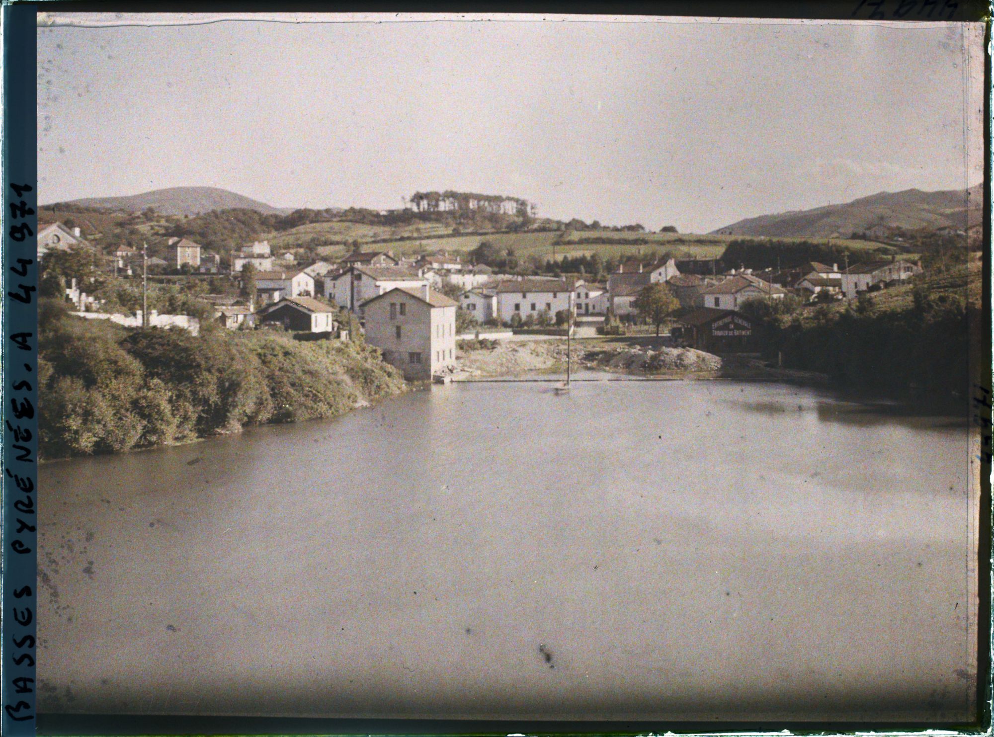 Image représentant France, Hendaye, Vue prise depuis le Pont vers la Ville autre partie