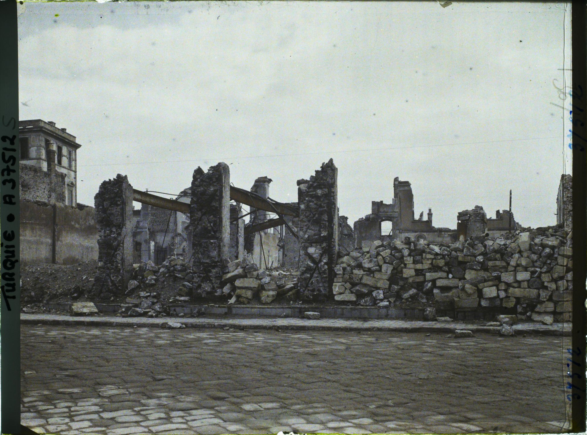 Image représentant Turquie, Smyrne, Les Quais de Smyrne - un aspect des ruines