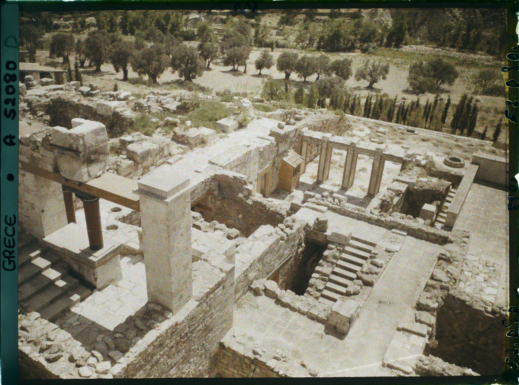 Image représentant Dans l'aile orientale du Palais Megarons (appartements du Roi et de la Reine)