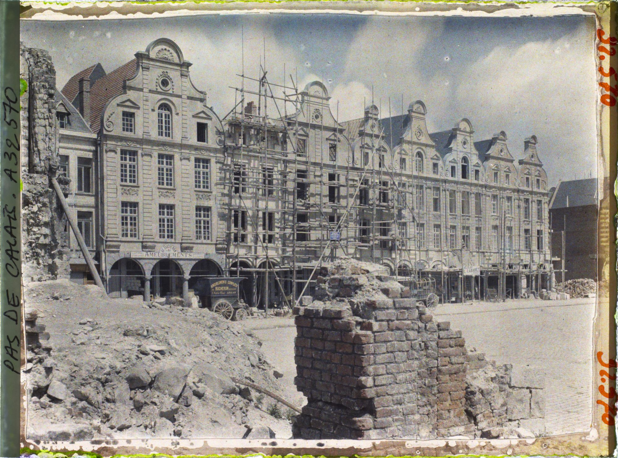 Image représentant France, Arras, Vieilles maisons reconstruites dans leur Style (Petite Place)